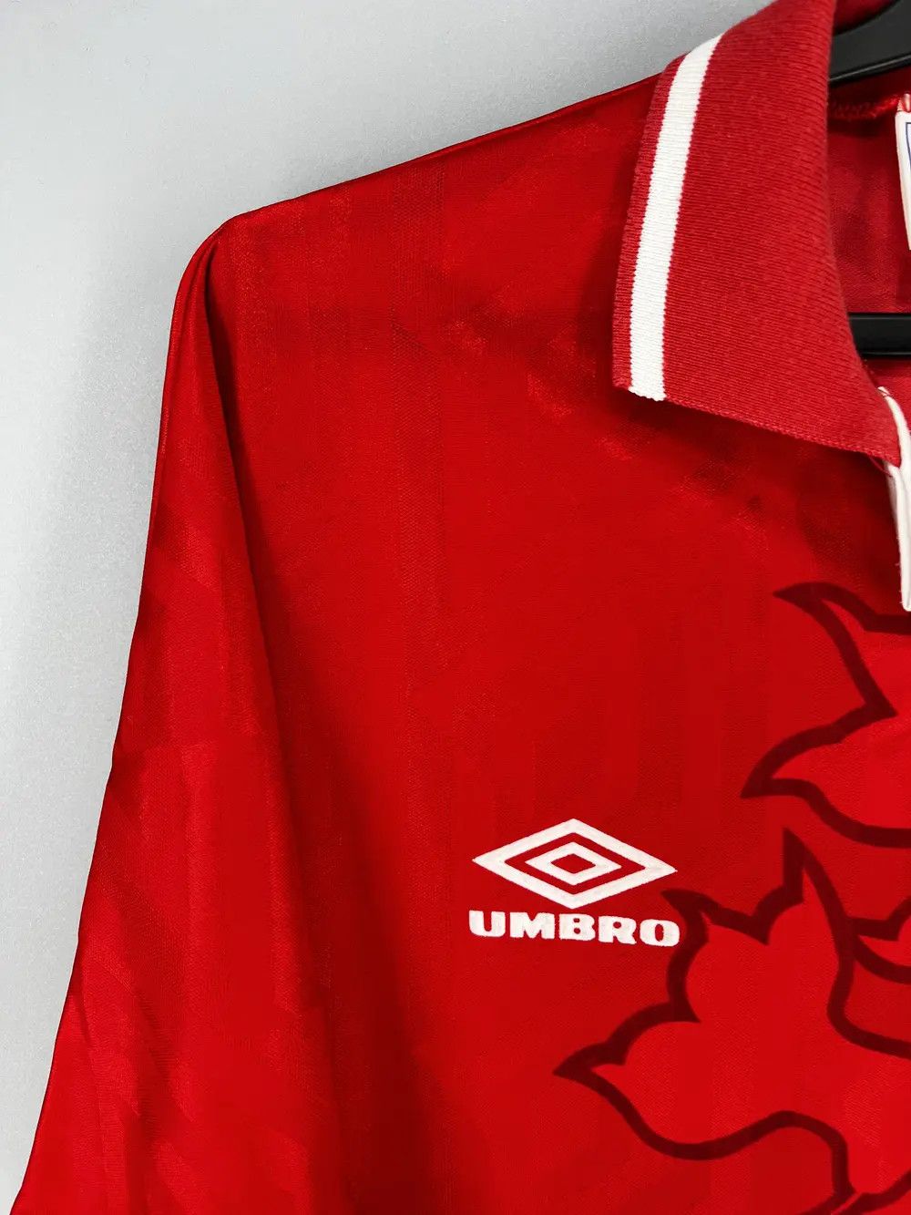 Sports Specialties Vintage Wales Home Football Shirt 1993/94 Adults Umbro Size US L / EU 52-54 / 3 - 13 Thumbnail
