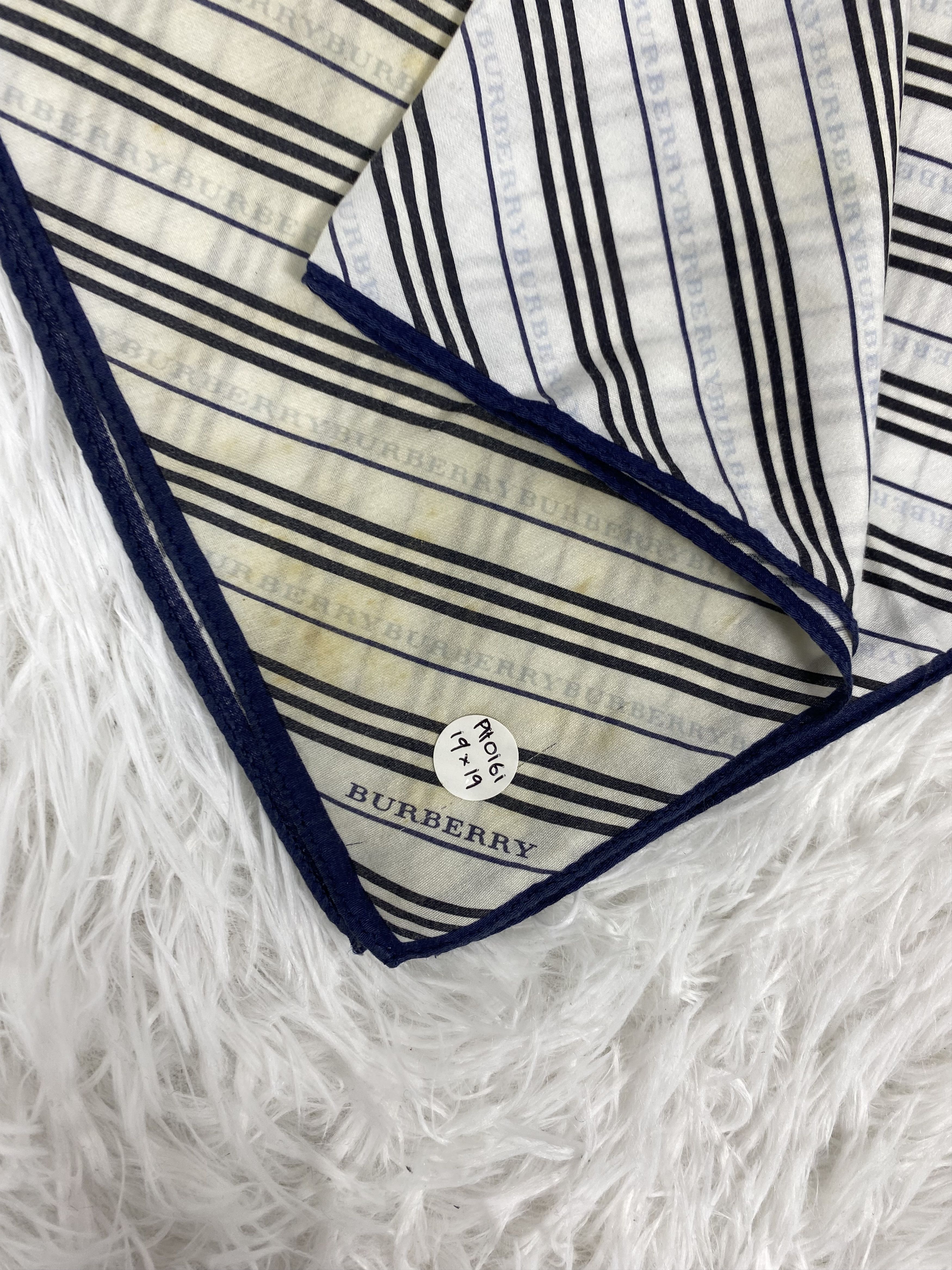 Burberry Vintage Burberry Handkerchief PH0161 Size ONE SIZE - 2 Thumbnail