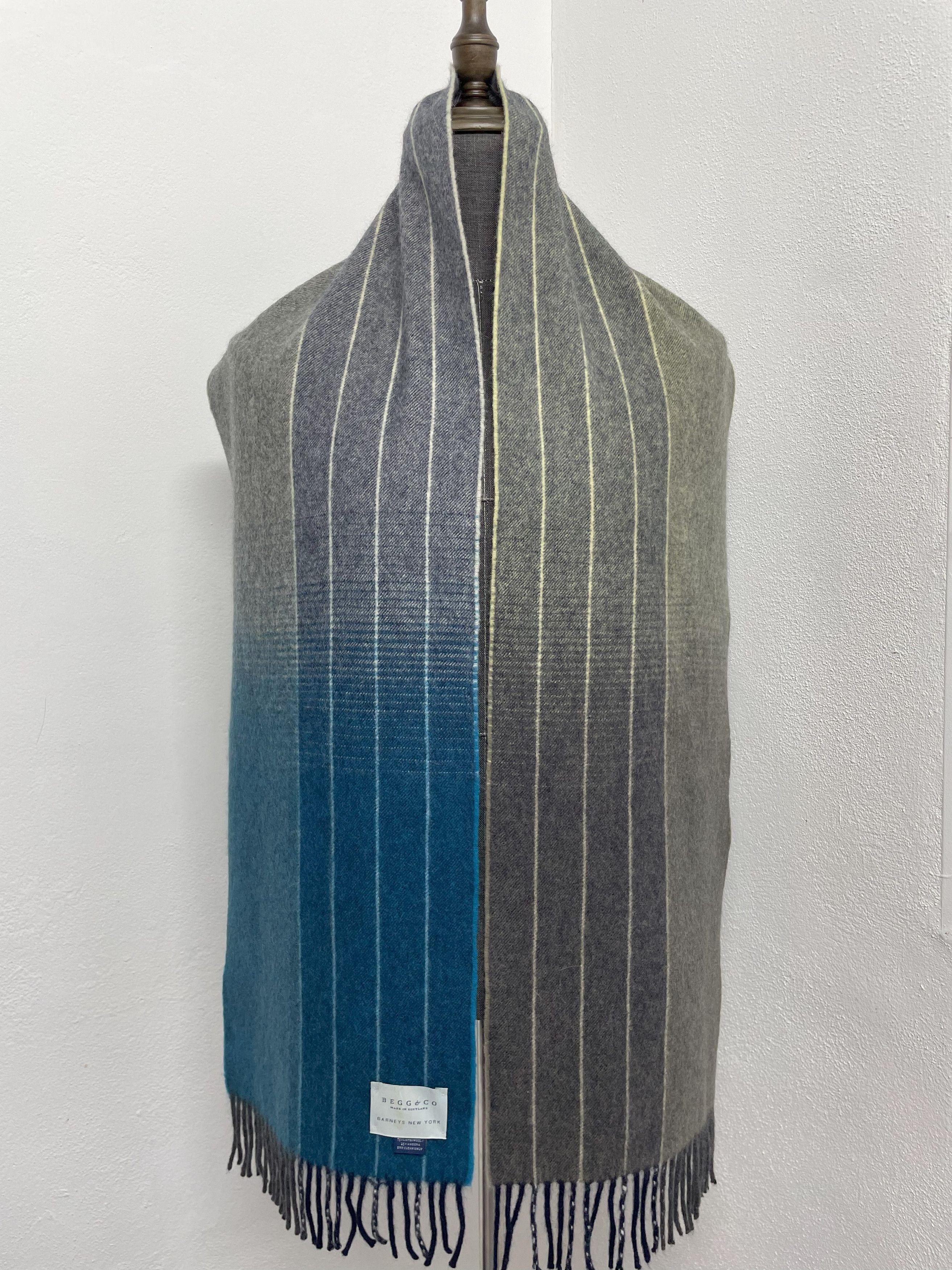 Barneys New York Barneys New York Scarf / Muffler - 6229 Size ONE SIZE - 3 Thumbnail