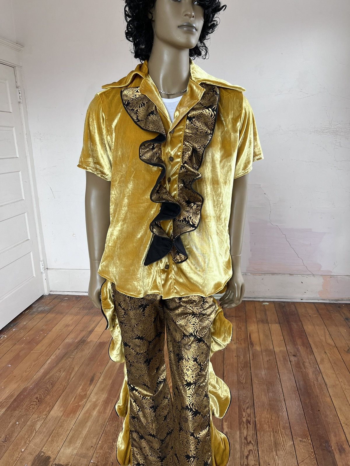 Other Men’s Ruffled pant Shirt set Silk velvet M-L Size 42R - 4 Thumbnail