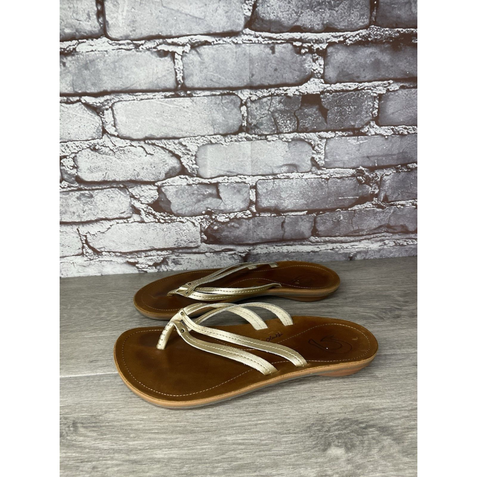 Olukai Olukai “U’i” Gold Leather Double Strap Flip Flops Sandals Wo Size US 8 / IT 38 - 18 Thumbnail
