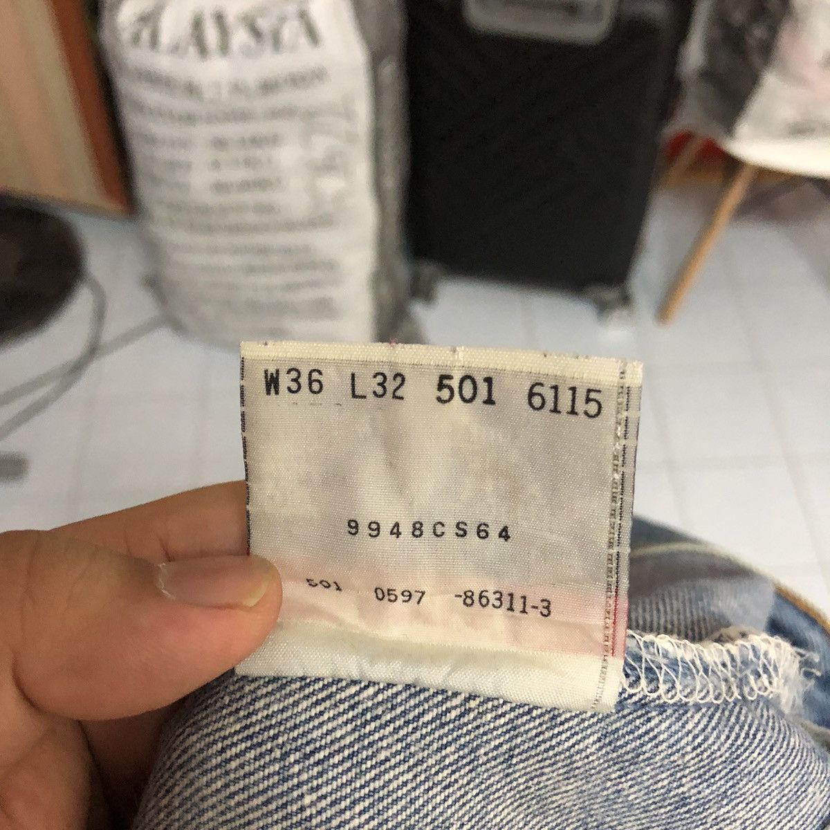 Levi's Levis 501 vintage ripped Blue Denim Pants #A2578 Size US 37 - 21 Thumbnail