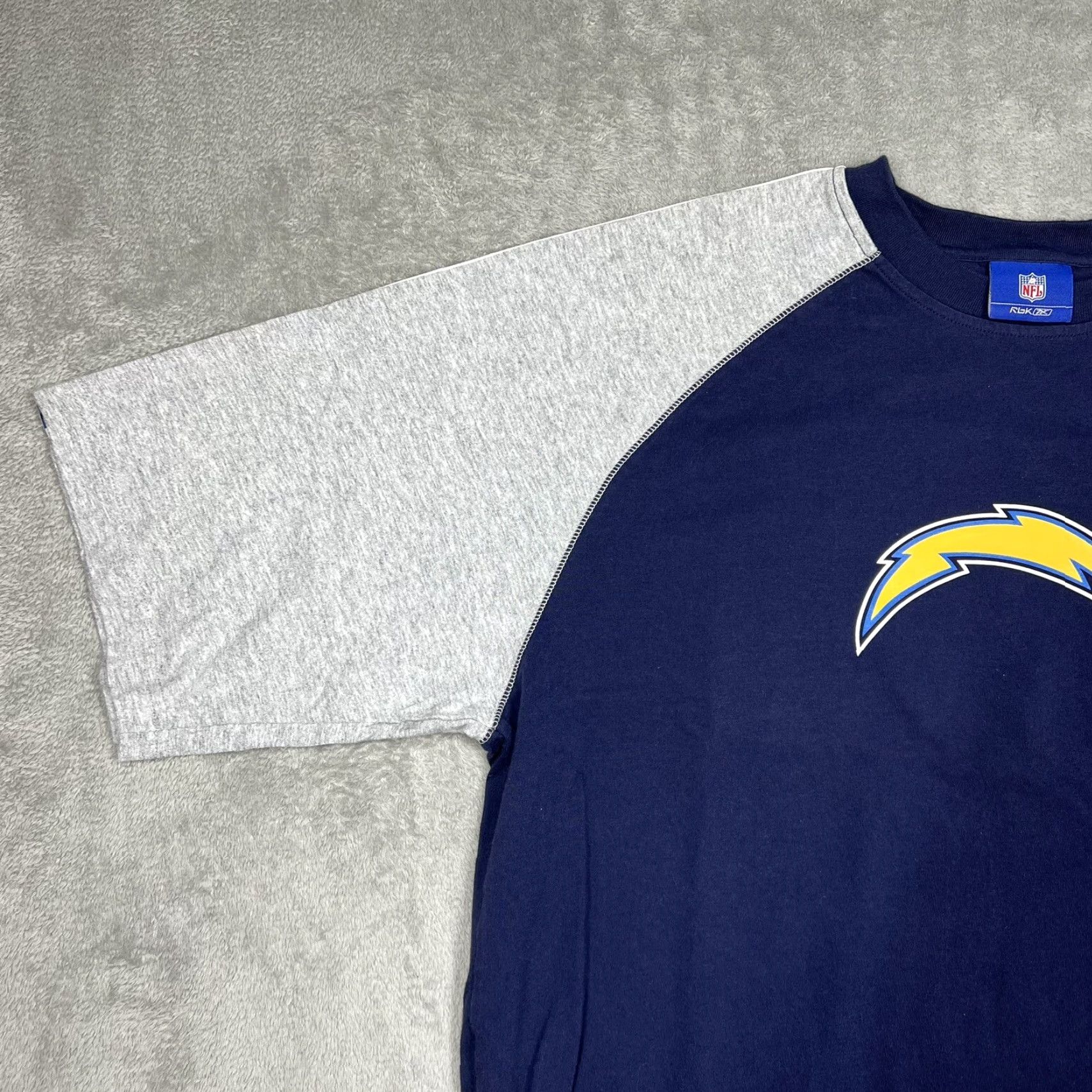 Reebok Reebok T-Shirt Chargers Logo Gray XL Mens Short Sleeve Crew Neck 100% Cotton EUC Los Angeles Football Gear Logo Size US XL / EU 56 / 4 - 4 Thumbnail