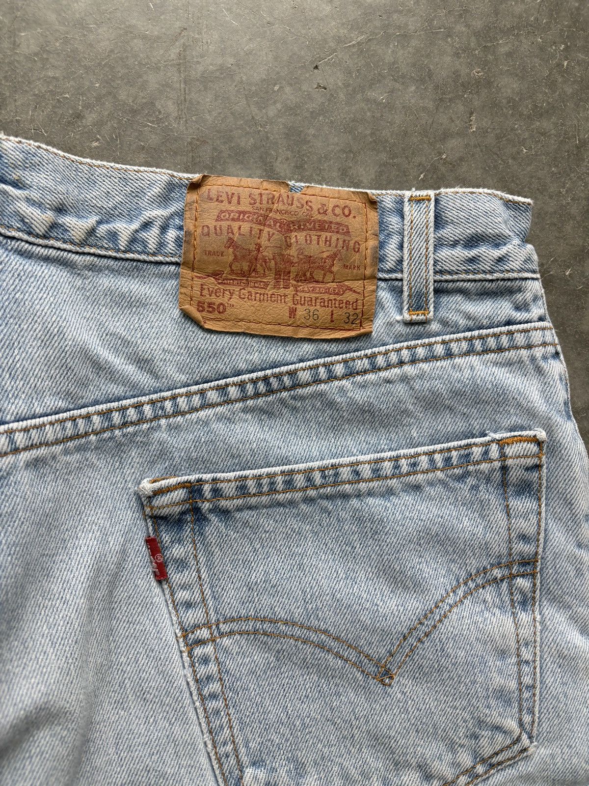Levi's Vintage Y2K Levis 550 Denim Jeans 36x32 Light Wash Size US 36 / EU 52 - 8 Thumbnail
