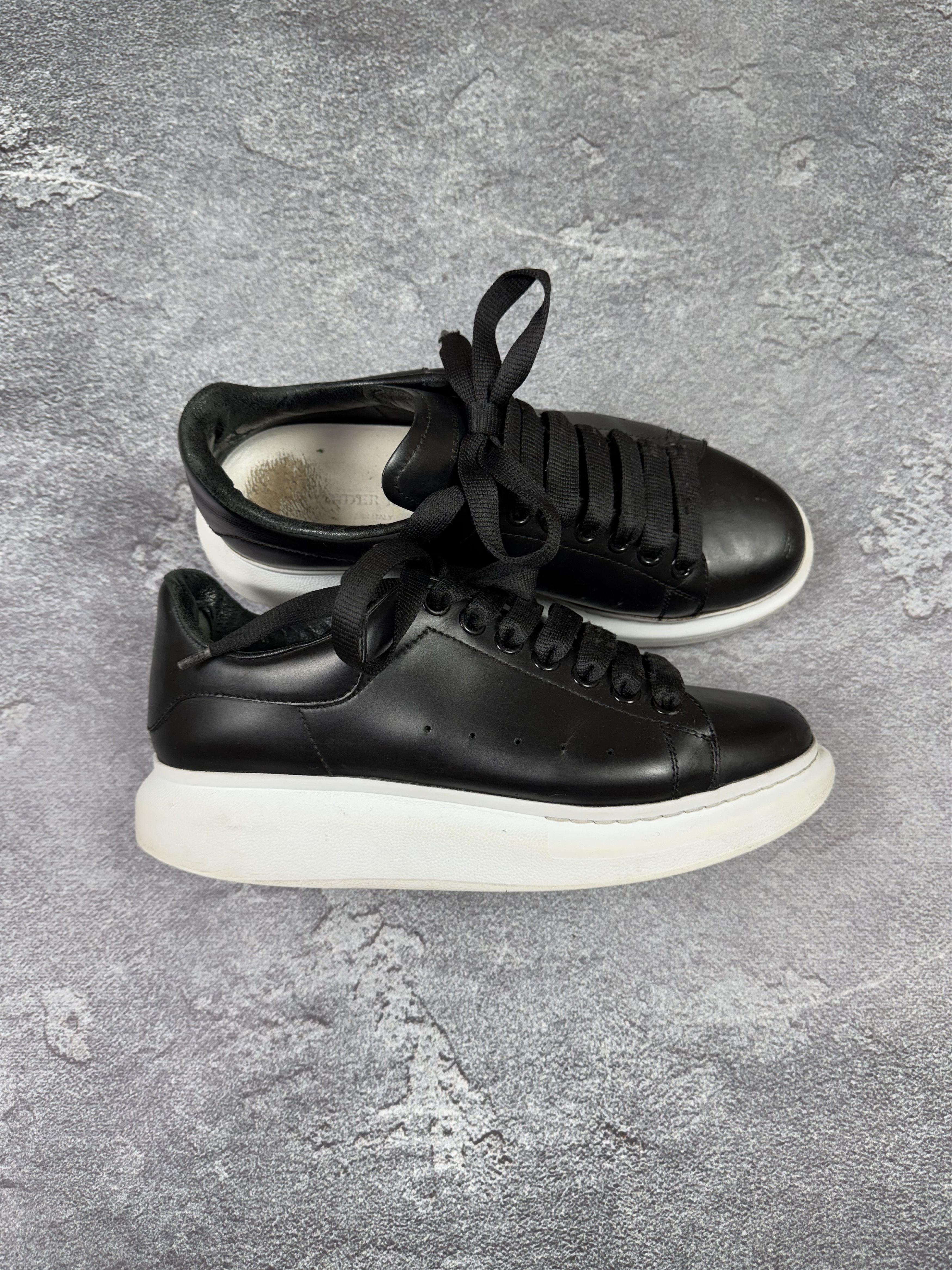 Alexander McQueen Alexander McQueen MCQ Leather Sneakers Size 39 Size US 6 / EU 39 - 1 Thumbnail