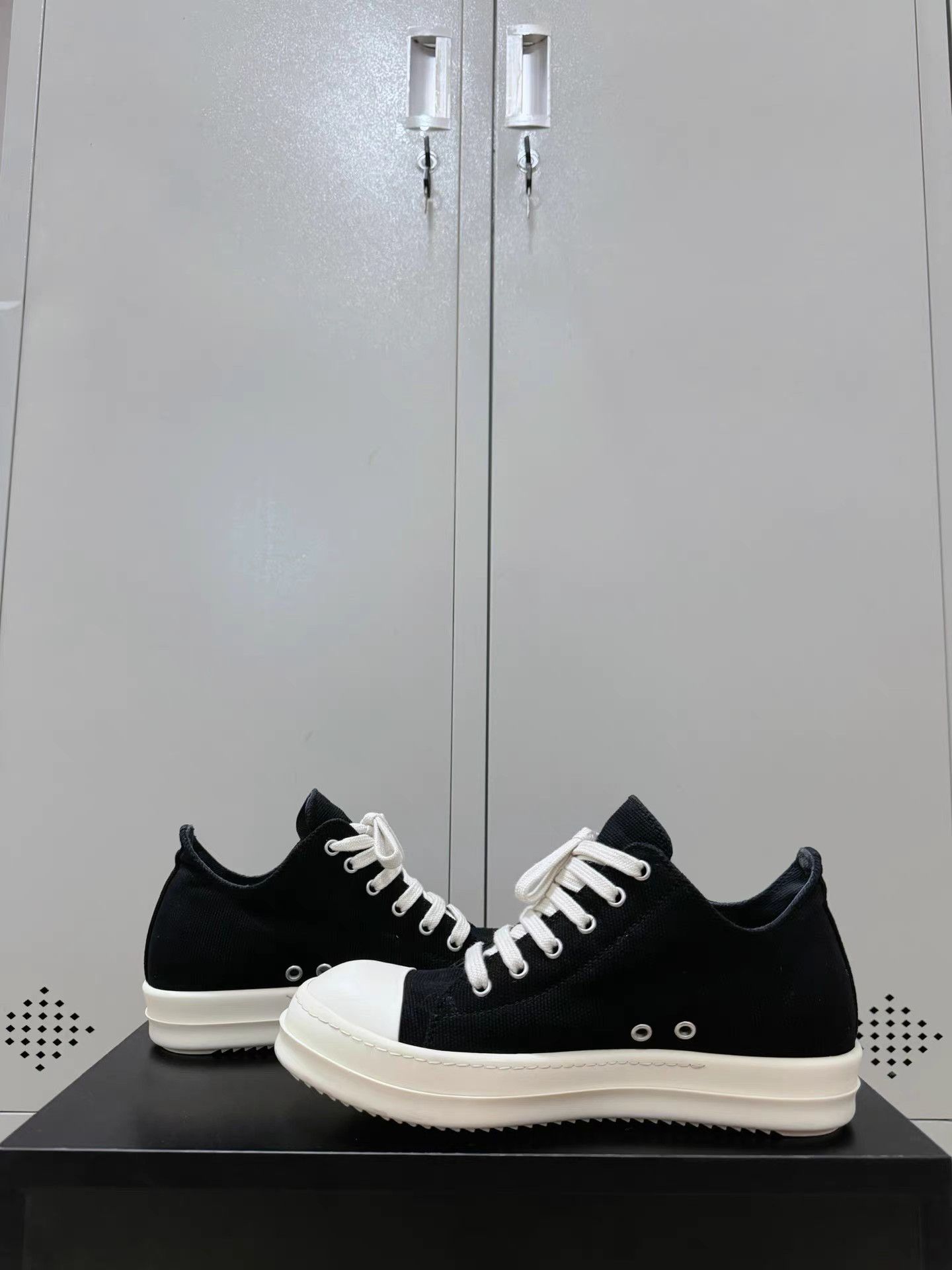 Rick Owens Drkshdw Rick Owens Drkshdw low-top Converse sneakers Size US 6 / EU 39 - 5 Thumbnail