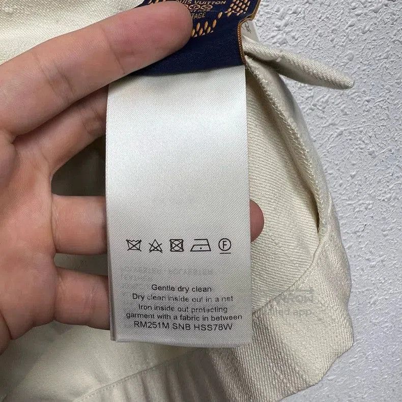 Louis Vuitton Louis Vuitton 2025 Silk Blend Short Sleeve Shirt. Size US M / EU 48-50 / 2 - 7 Thumbnail