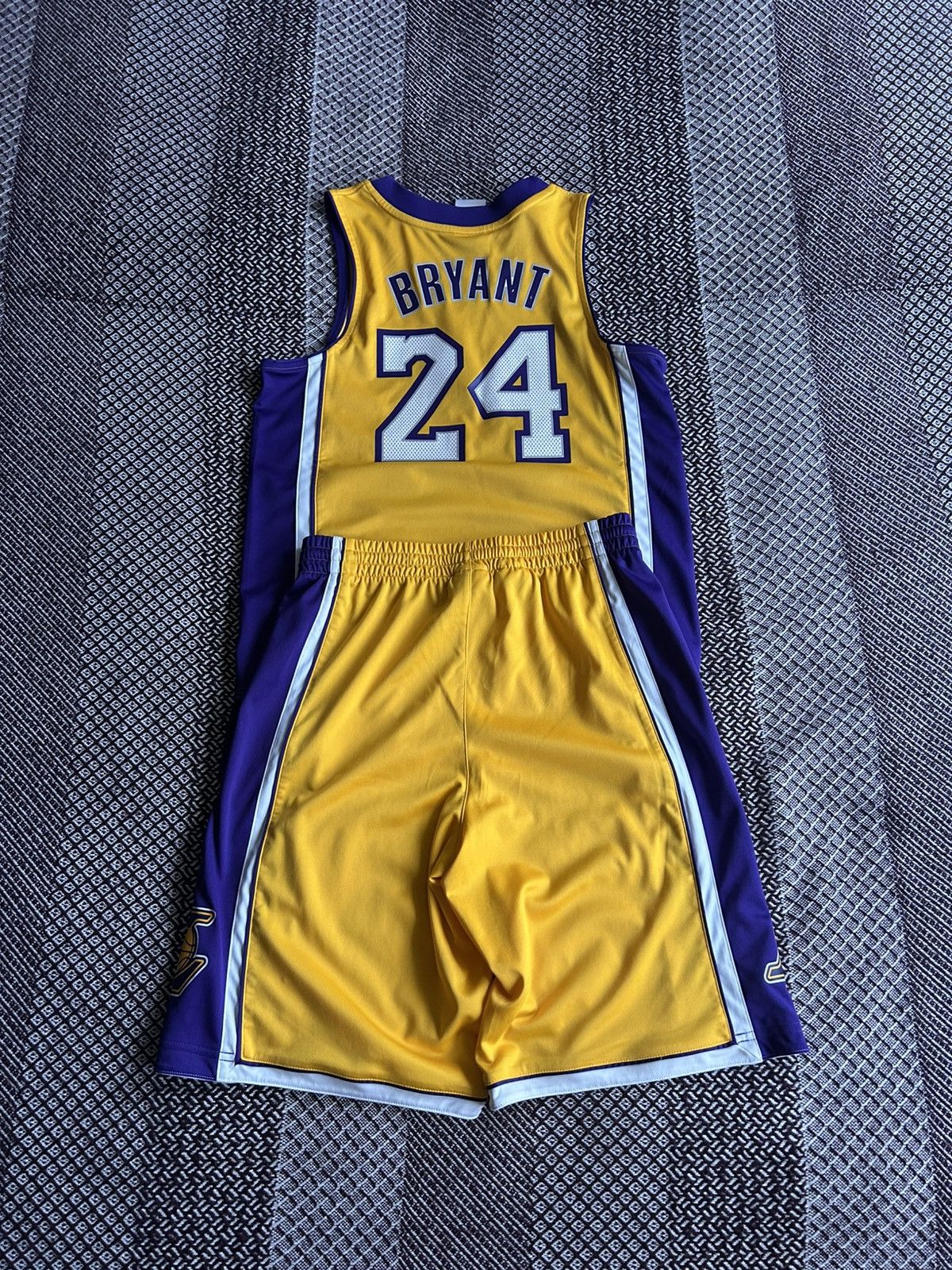 Adidas Adidas Lakers 24 NBA Bryant Jersey & Shorts Sportswear Kids Size US XS / EU 42 / 0 - 10 Thumbnail