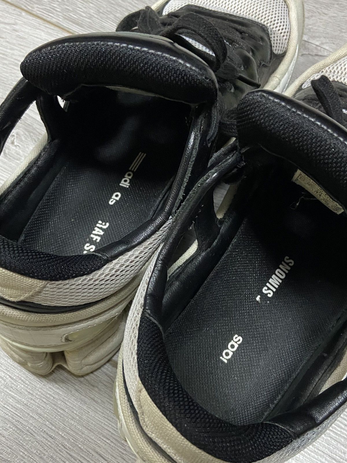 Adidas × Raf Simons Adidas Raf Simons Ozweego Replicant Black/Cream Size US 10 / EU 43 - 16 Thumbnail