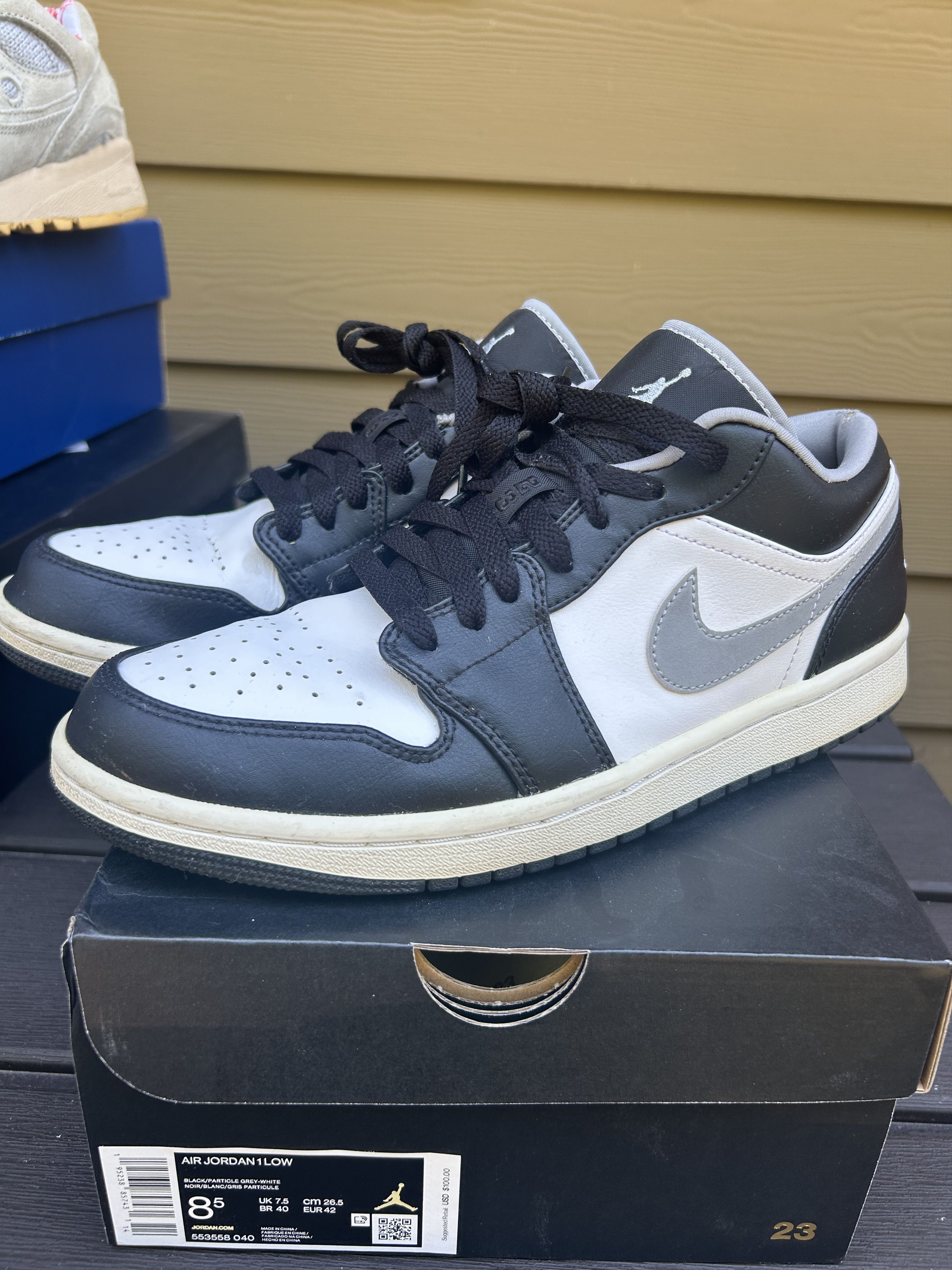 Jordan Brand Air Jordan Air Jordan 1 Low 'Black Medium Grey' 553558-040 Size US 8.5 / EU 41-42 - 1 Thumbnail