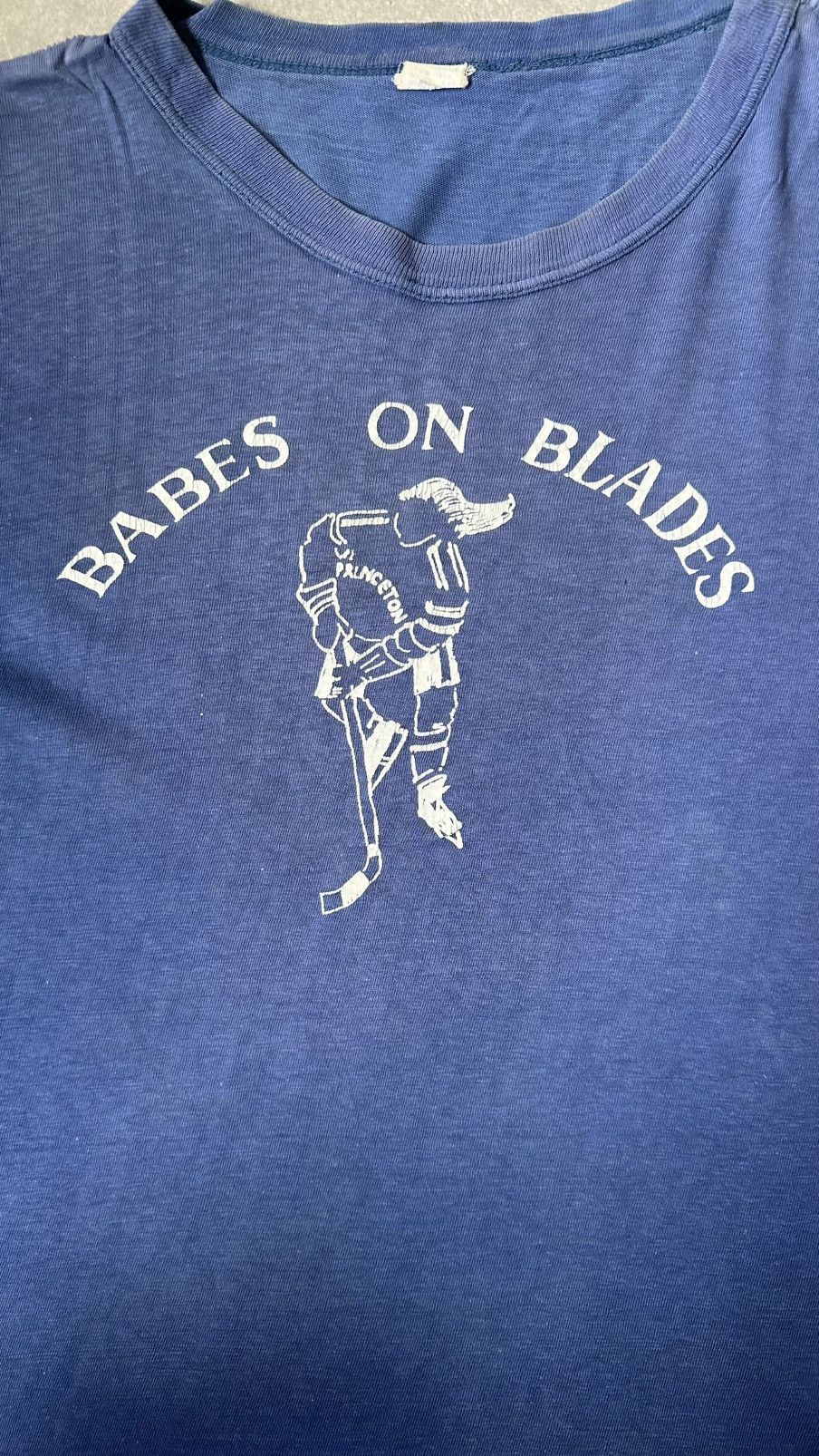 Vintage VINTAGE BABES ON BLADES TEE Size US L / EU 52-54 / 3 - 2 Thumbnail