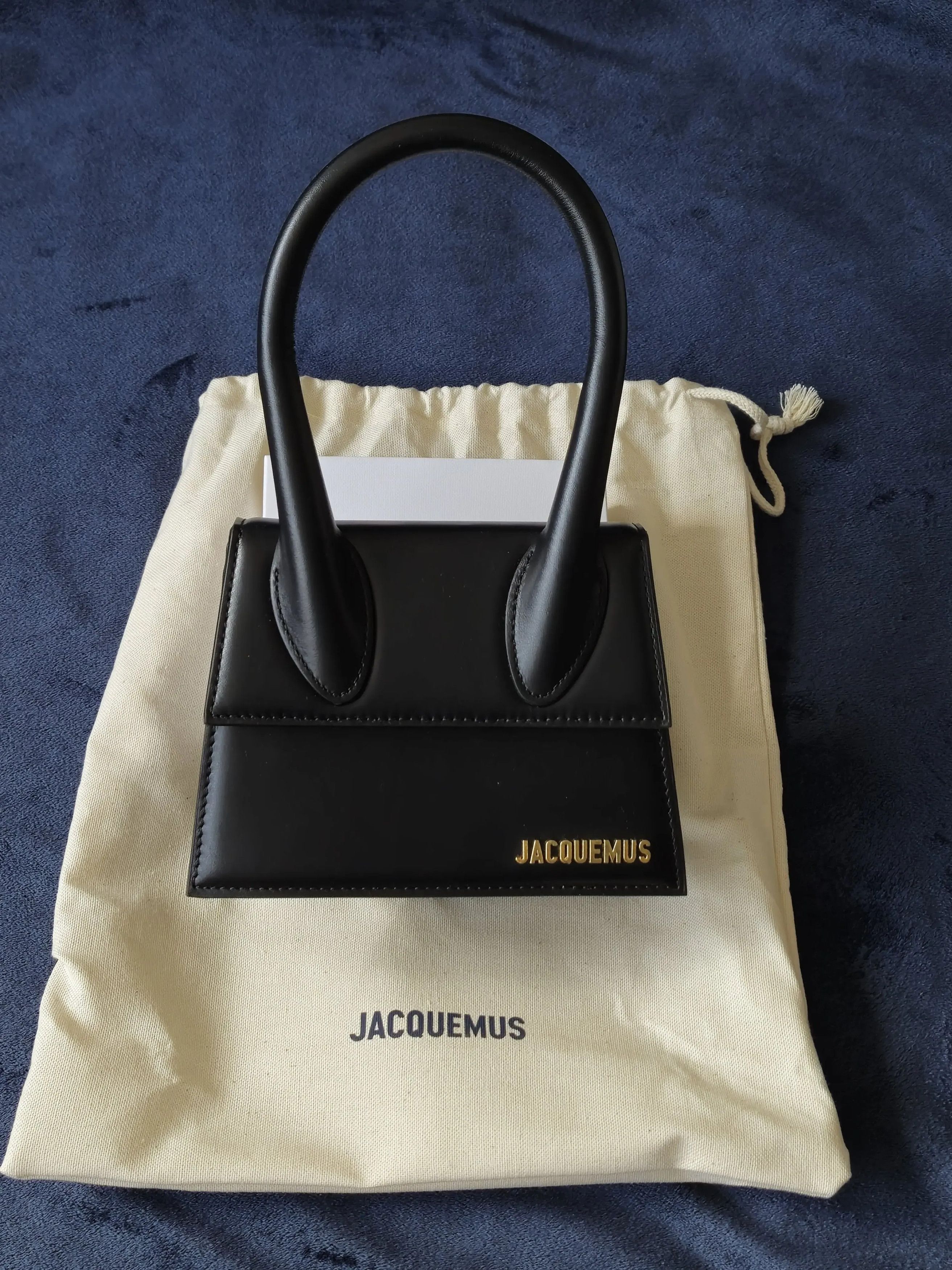 image of Jacquemus Le Chiquito Moyen in Black, Women's