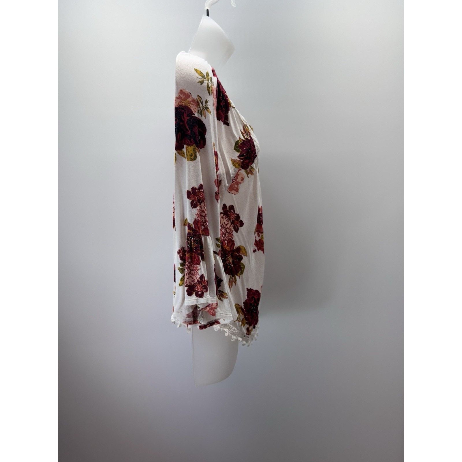 Other LUQ Women’s Size Large Floral Blouse Ivory Red Size L / US 10 / IT 46 - 4 Thumbnail