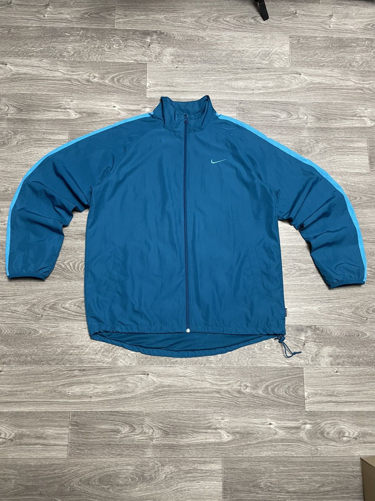 Nike Vintage Nike Blue Swoosh Logo Truck Jacket Y2K Size US L / EU 52-54 / 3 - 1 Thumbnail