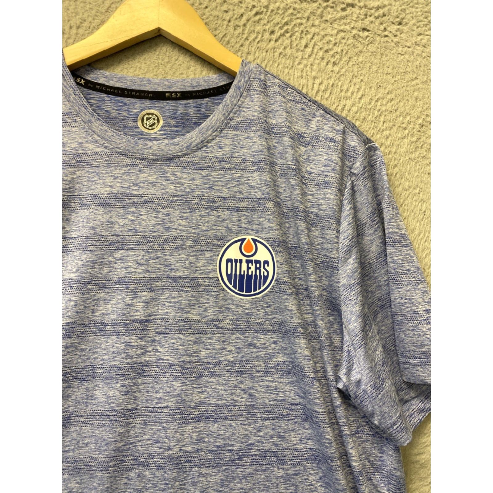 Vintage VINTAGE Edmonton Oilers Connor McDavid Logo T-Shirt Men Large Blue Sports Fan Apparel Size US L / EU 52-54 / 3 - 3 Thumbnail