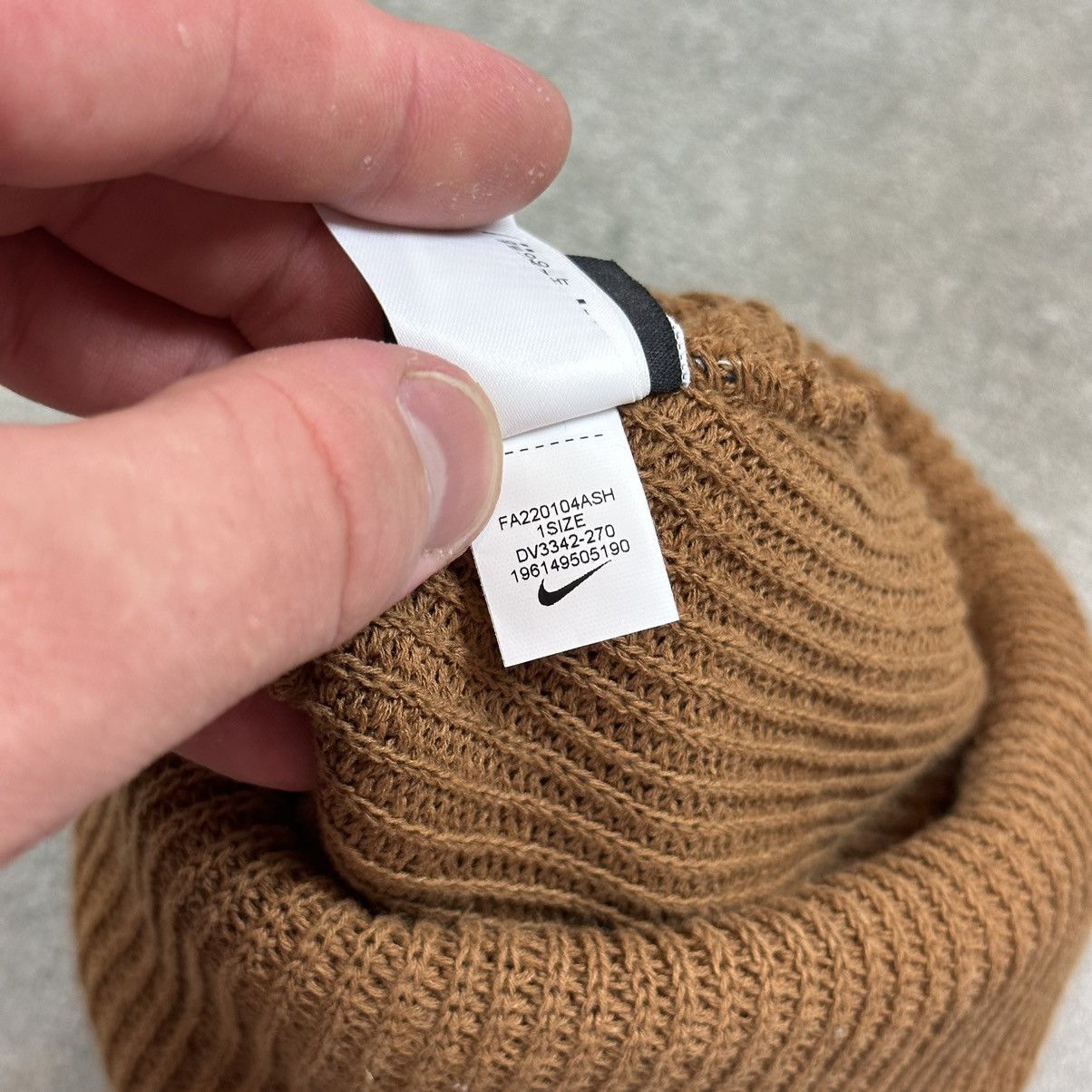 Nike Nike knitted winter hat swoosh brown streetwear Size ONE SIZE - 5 Thumbnail
