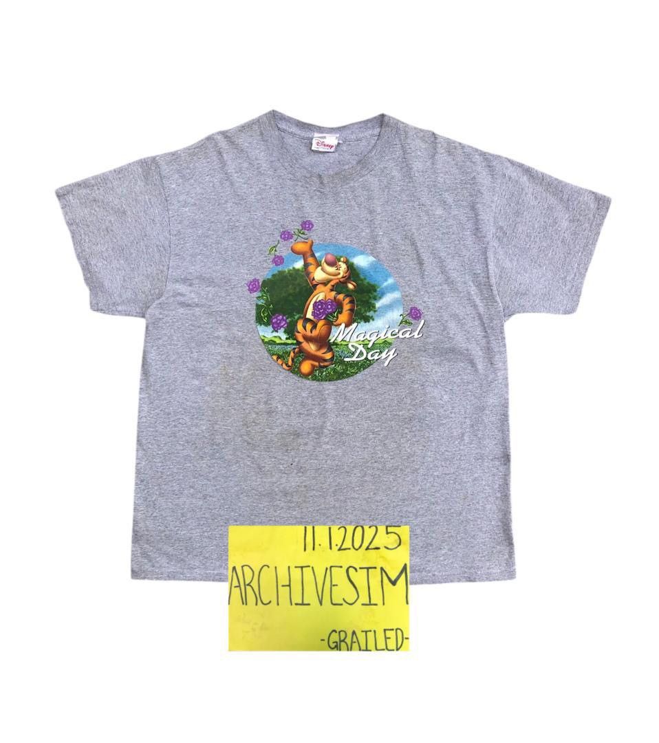 Vintage Vintage Disney Tigger Magical Day Tee Size US L / EU 52-54 / 3 - 2 Thumbnail