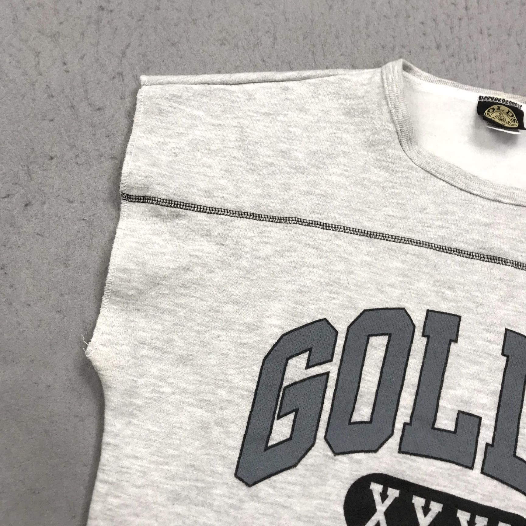 Vintage VINTAGE Gold's Gym Sweatshirt Mens M Gray Sleeveless Gym Lifting 90s Size US M / EU 48-50 / 2 - 3 Thumbnail
