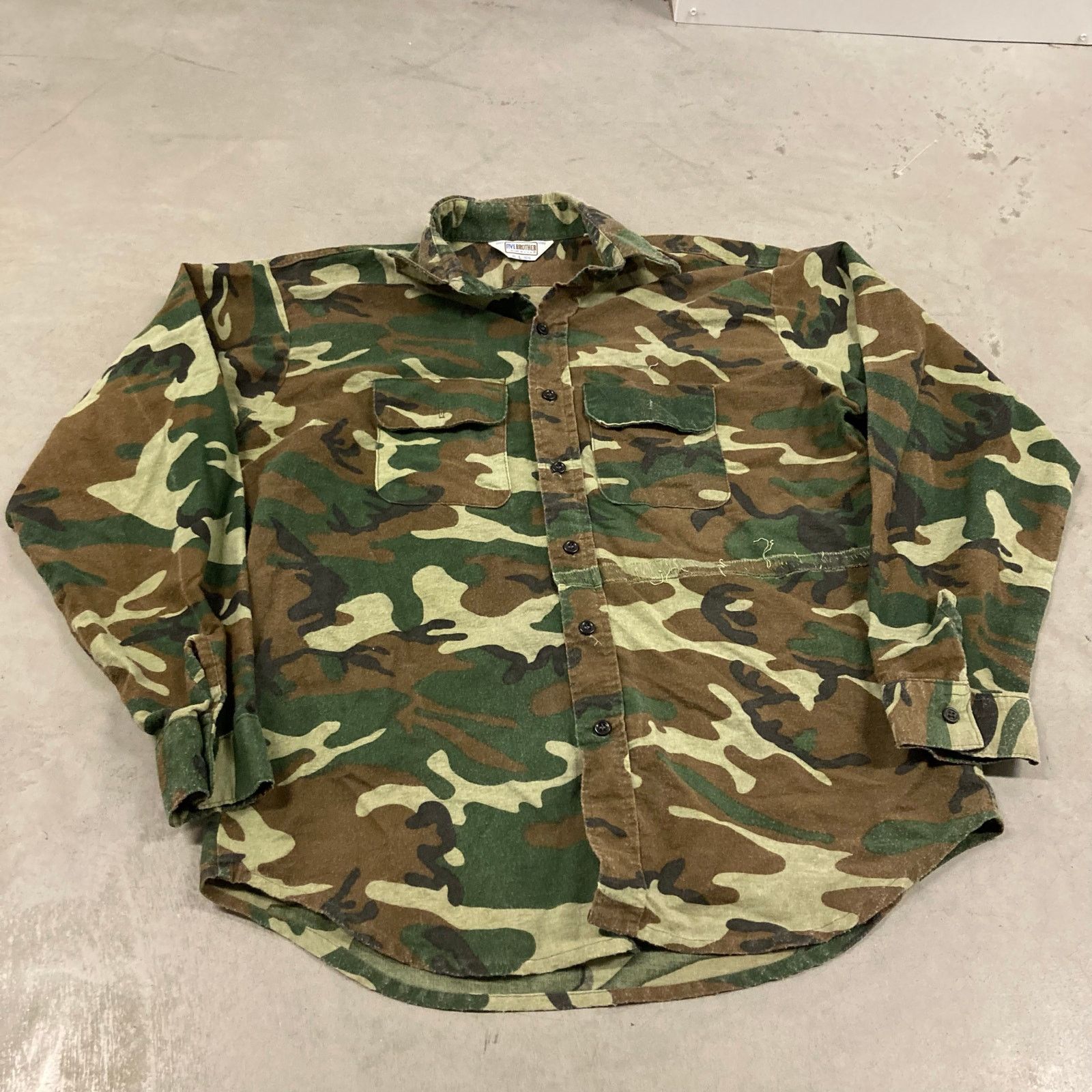 Vintage Y2K camo button up flannel T-Shirt Size US L / EU 52-54 / 3 - 1 Thumbnail