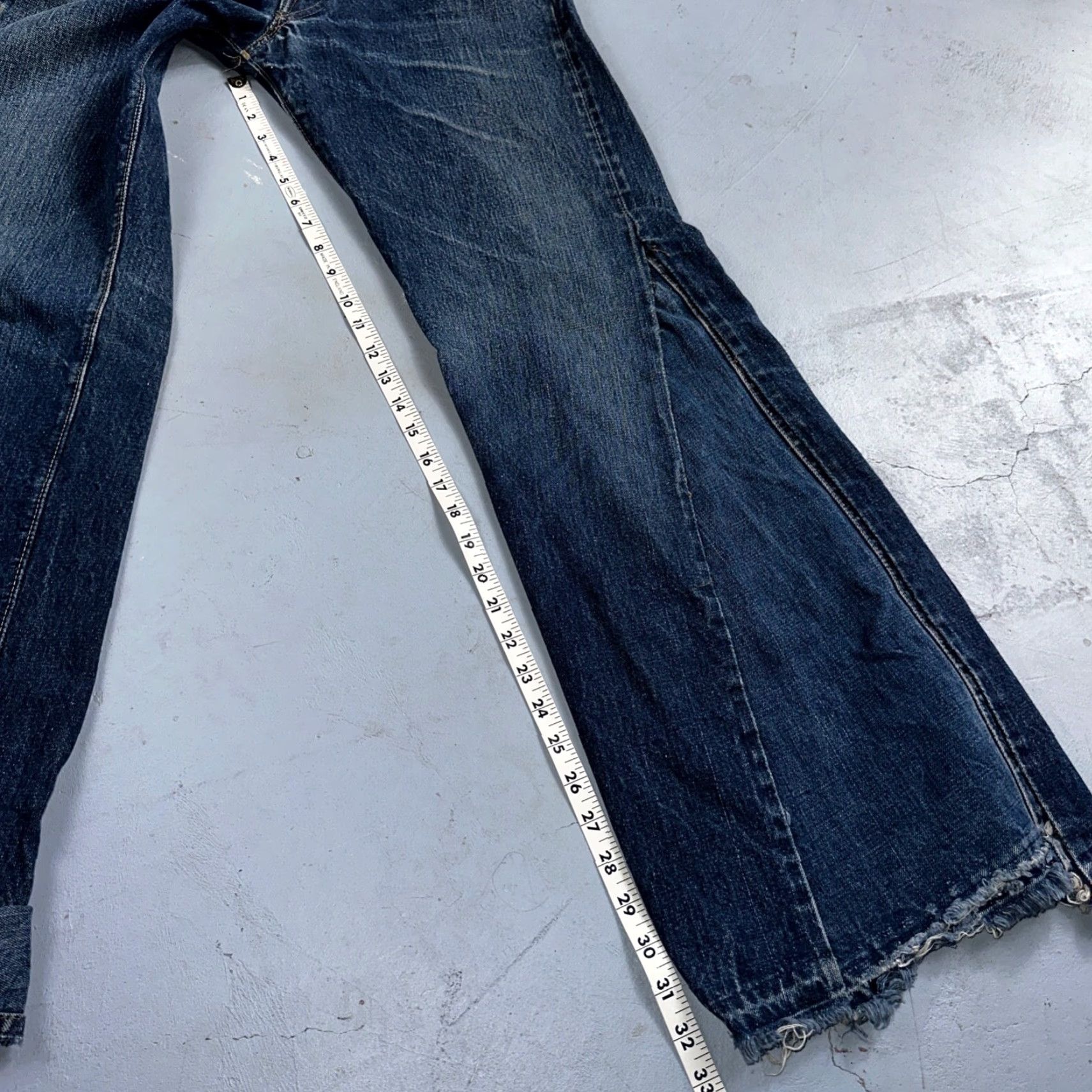 Levi's VINTAGE Levi's 501 XX Jeans 80s Redline Selvedge Blue Denim Straight 33x36 30x33 Mens USA Bootcut (Mid Rise) Distressed Button Closure Size US 33 - 6 Thumbnail