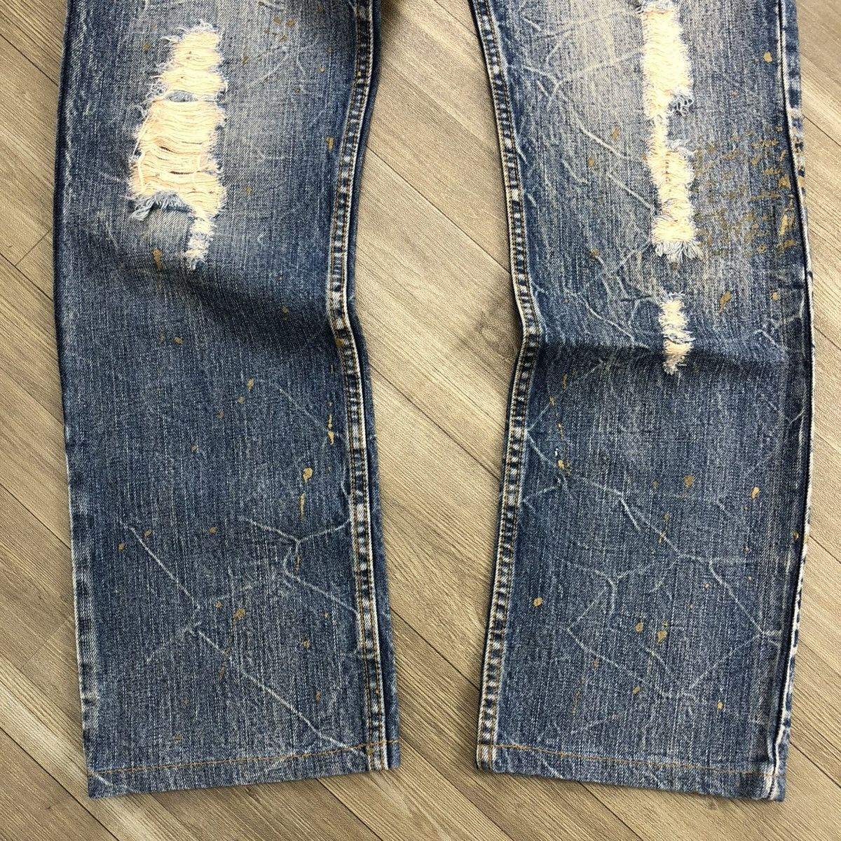 If Six Was Nine × Japanese Brand × Le Grande Bleu (L.G.B.) 2000s Legend Of Glamour Distressed Painted Faded Y2K Jeans Size US 31 - 12 Thumbnail