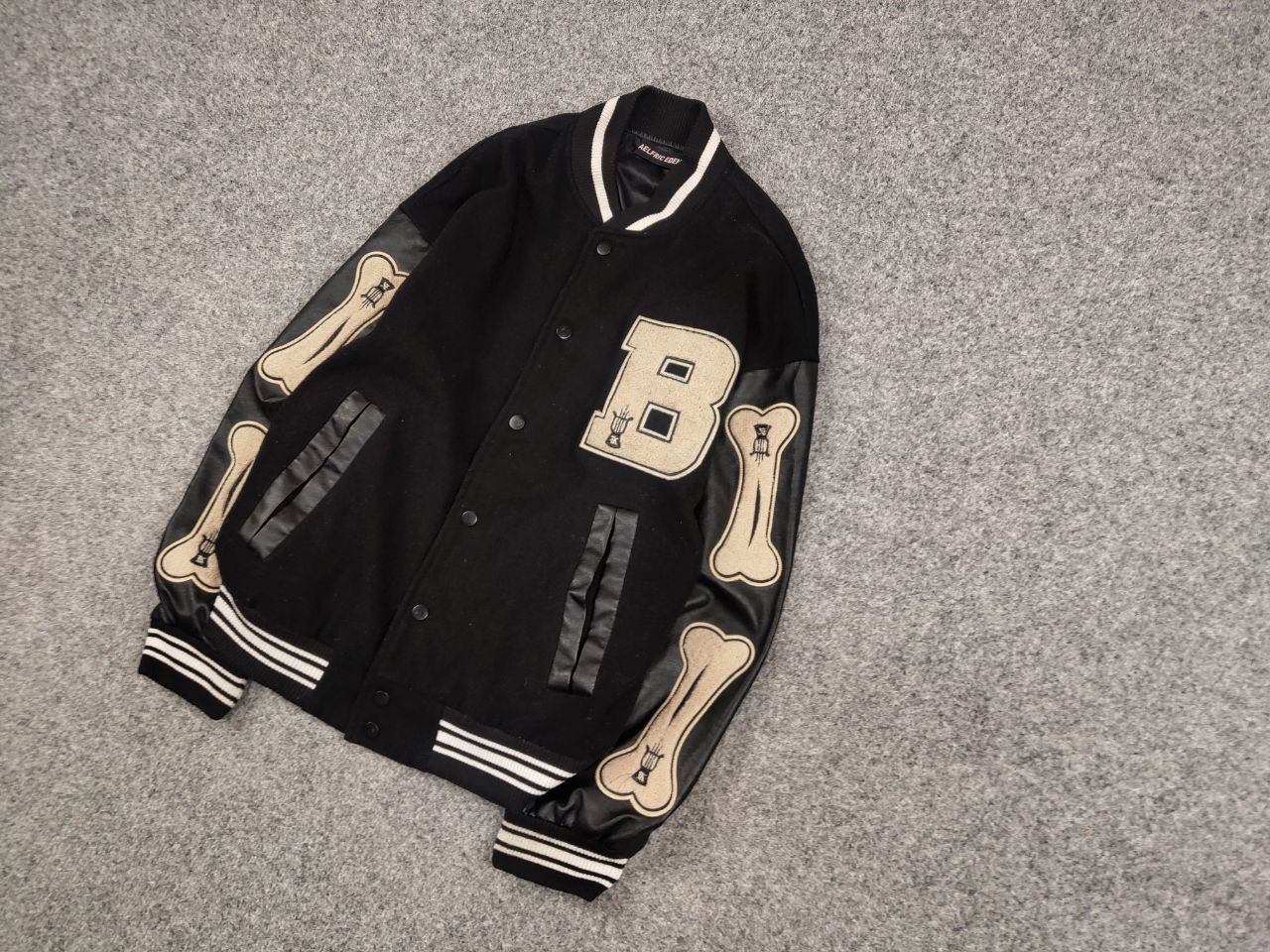 Japanese Brand Vintage Bones Japan Skeleton Letterman Varsity Bomber Jacket Size US S / EU 44-46 / 1 - 3 Thumbnail