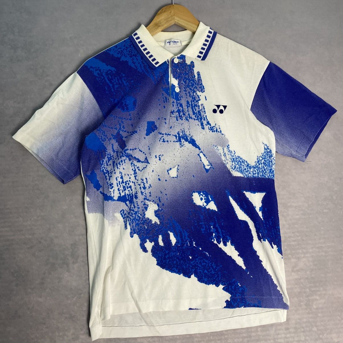 Japanese Brand Beautiful Vintage 90s Yonex shirt Size US M / EU 48-50 / 2 - 1 Thumbnail