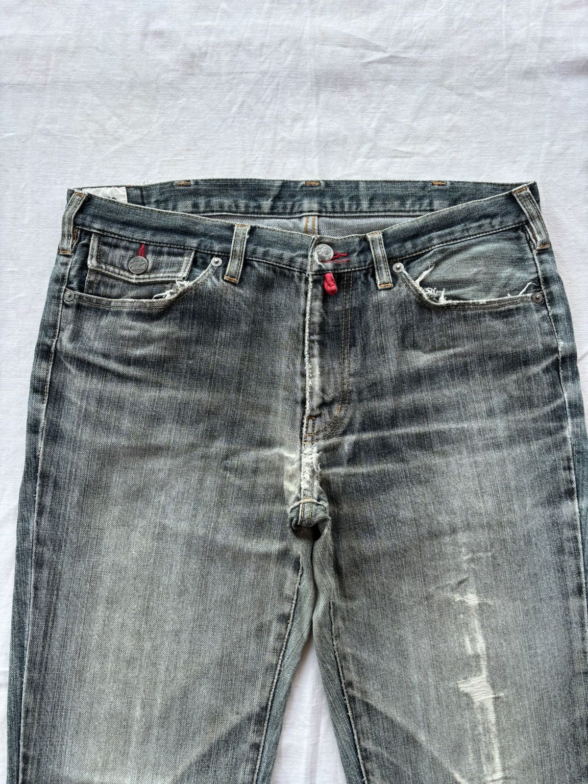 Takeo Kikuchi Vintage TAKEO KIKUCHI Distressed Denim Faded Jeans Size US 32 / EU 48 - 9 Thumbnail