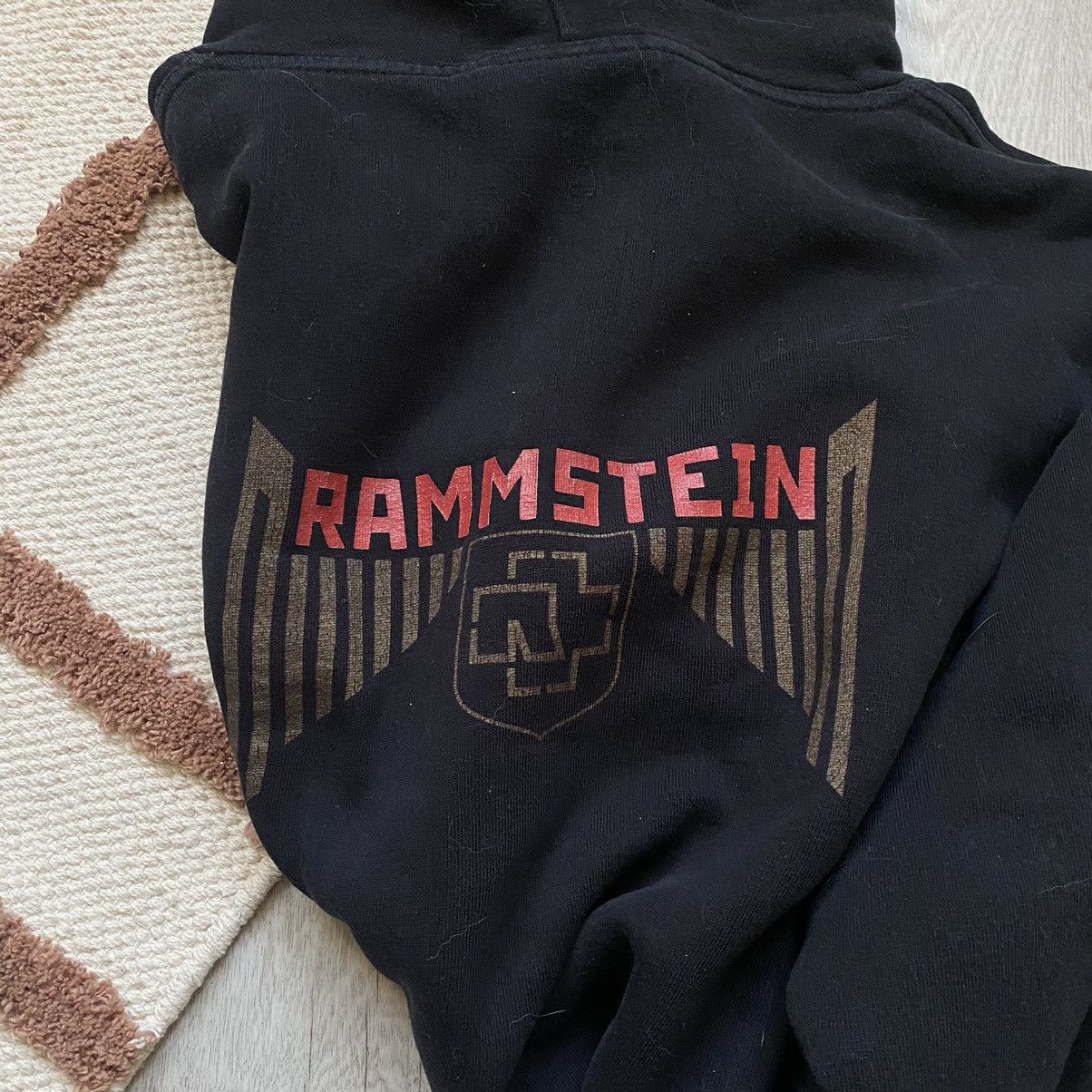 Band Tees VINTAGE RAMMSTEIN BAND GERMANY BIG PRINT HOODIE Size US M / EU 48-50 / 2 - 5 Thumbnail