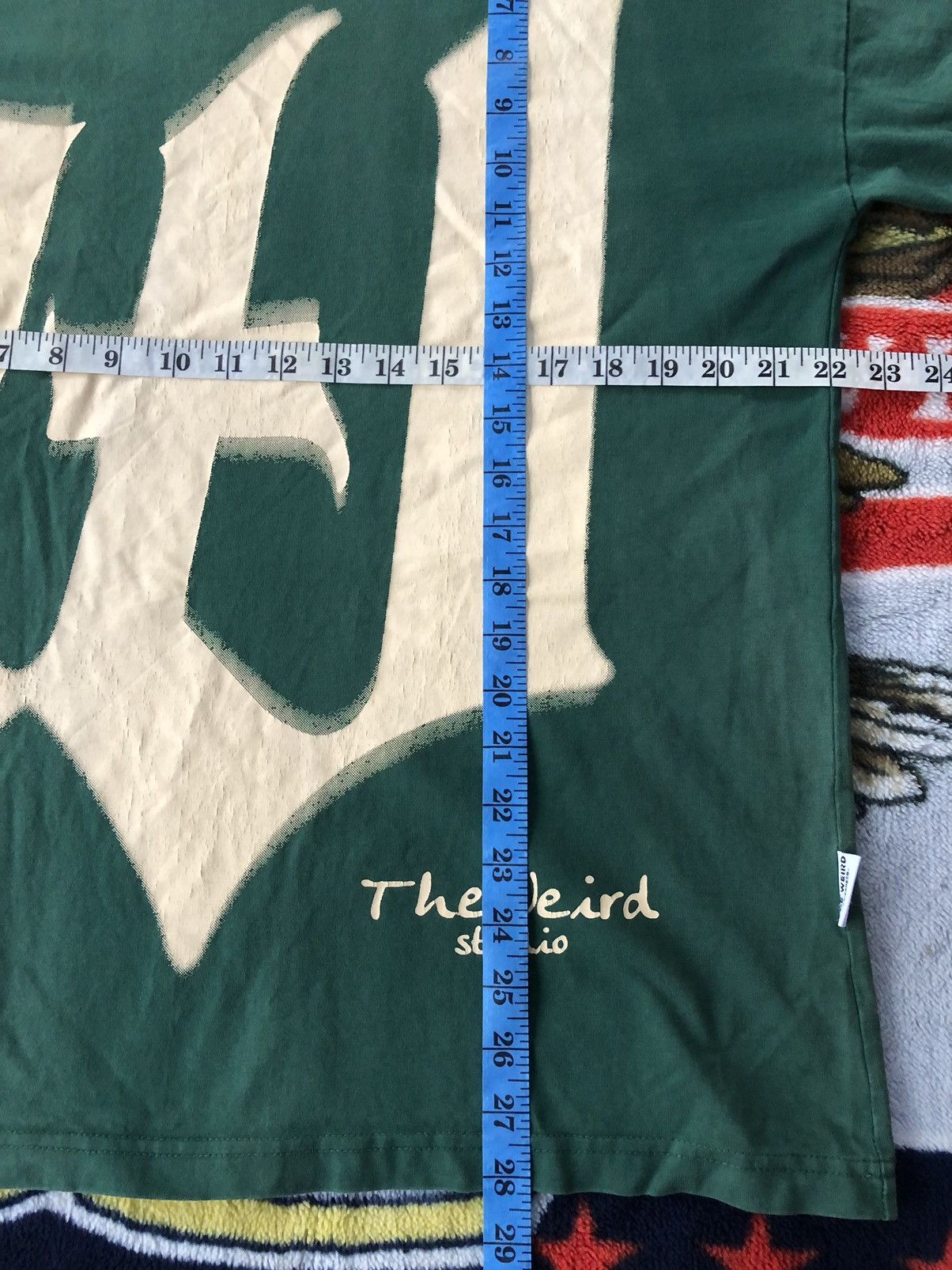 Vintage Vintage The Weird Studio Streetwear Faded Shirt Tee Size US XL / EU 56 / 4 - 10 Thumbnail