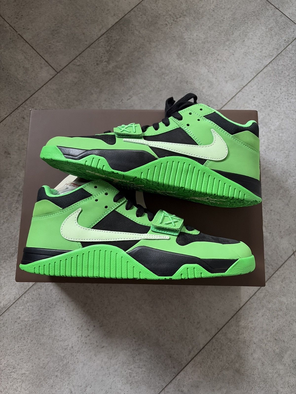 Travis Scott Travis Scott Jumpman Jack Green Spark Size US 11 / EU 44 - 1 Thumbnail