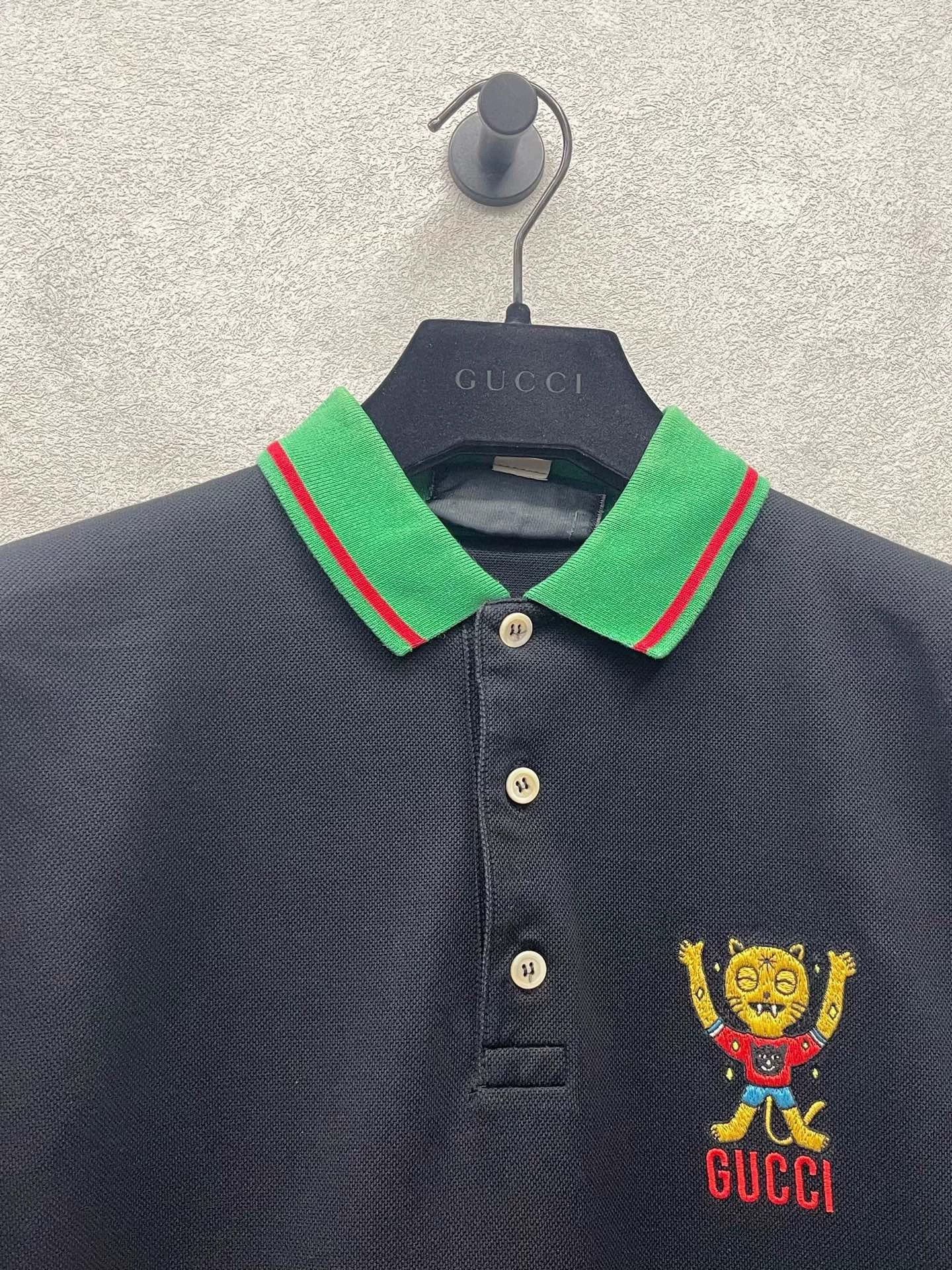 Gucci gucci black cat embroidered short sleeve polo Size US S / EU 44-46 / 1 - 4 Thumbnail