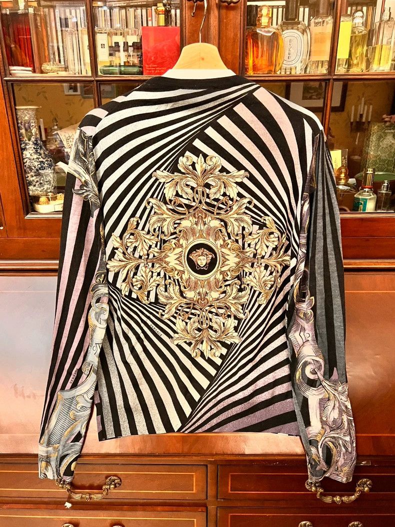 Versace Versace Thorn flower mulberry silk knitted sweater Size L / US 10 / IT 46 - 1 Thumbnail