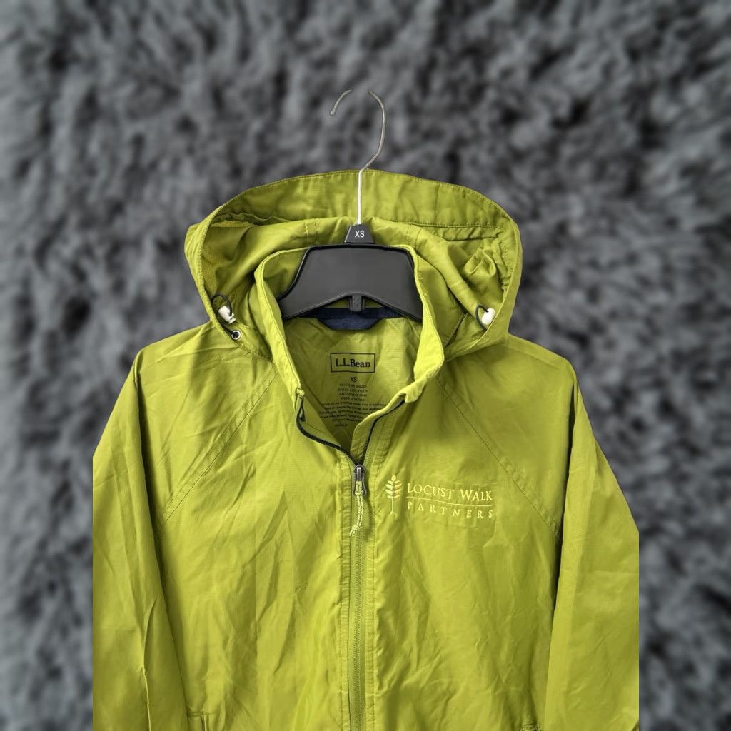 Vintage VINTAGE LL Bean Jacket Womens XS Green Full Zip Lightweight Hooded Windbreaker 268215 Size XS / US 0-2 / IT 36-38 - 1 Thumbnail