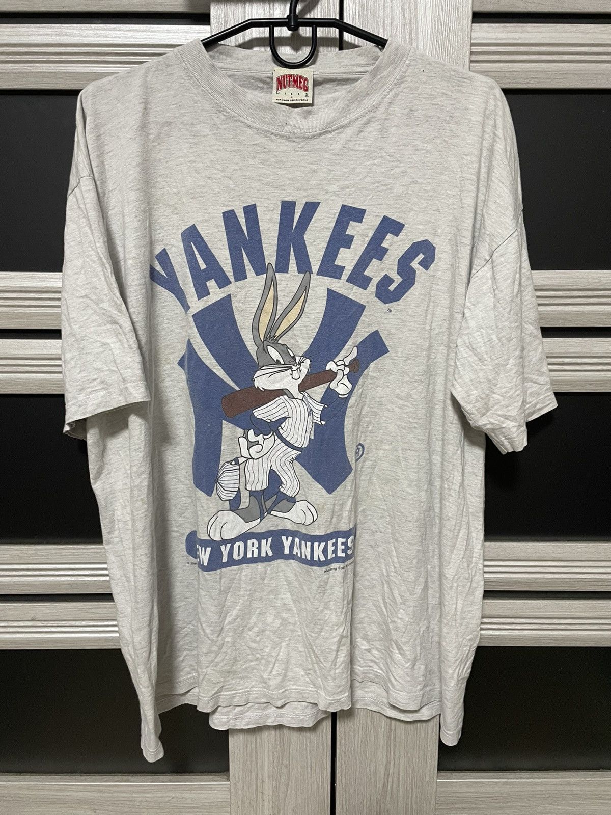 New York Yankees × Vintage × Warner Bros Vintage Yankees T-shirt 1994 Warner Bros. Nutmeg Mills Size US L / EU 52-54 / 3 - 1 Thumbnail