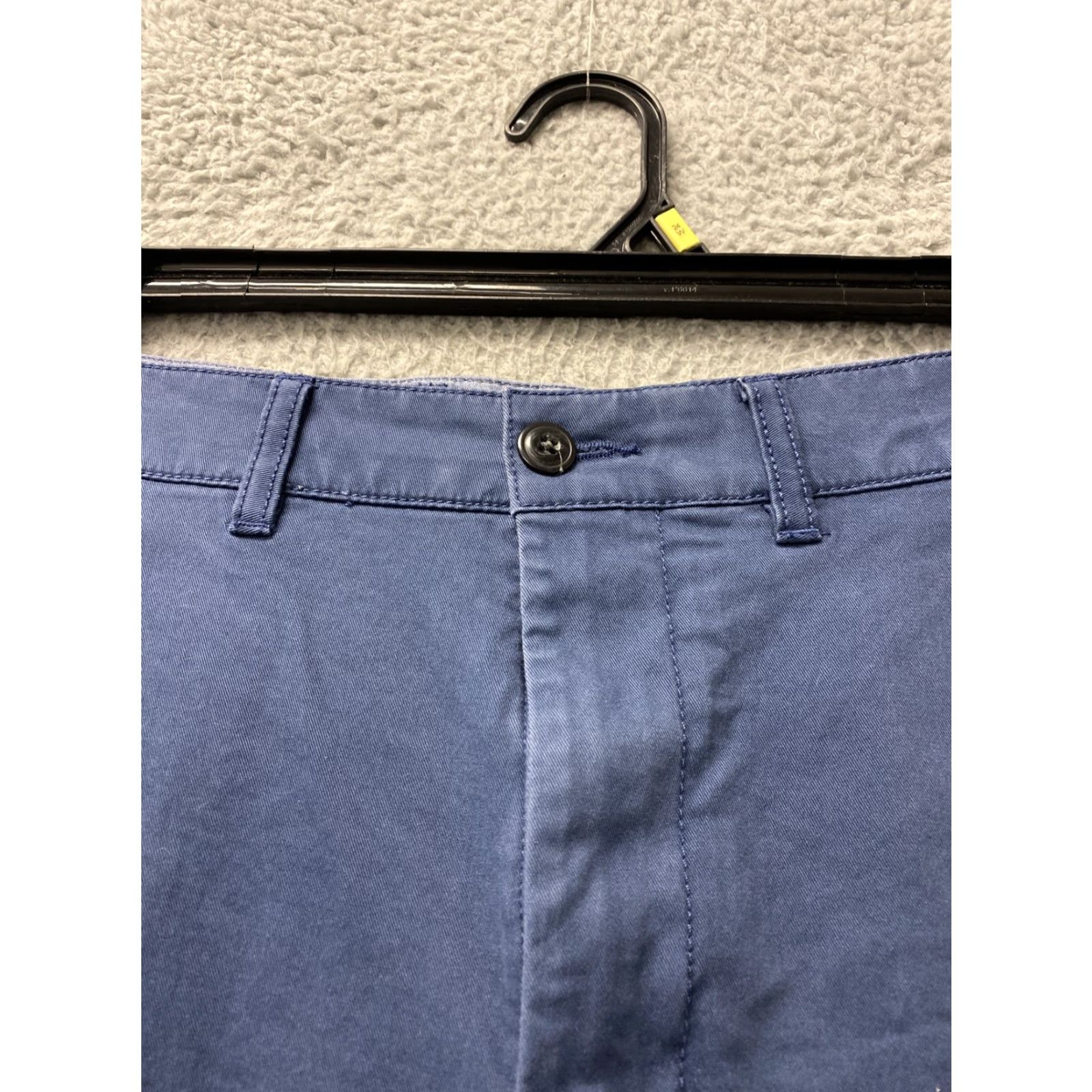 Vintage LL BEAN Bermuda Shorts Mens 33 Navy Cotton Chino Zip Fly Regular Rise 10in Inseam Outdoor Pockets Mens Size US 33 - 2 Thumbnail