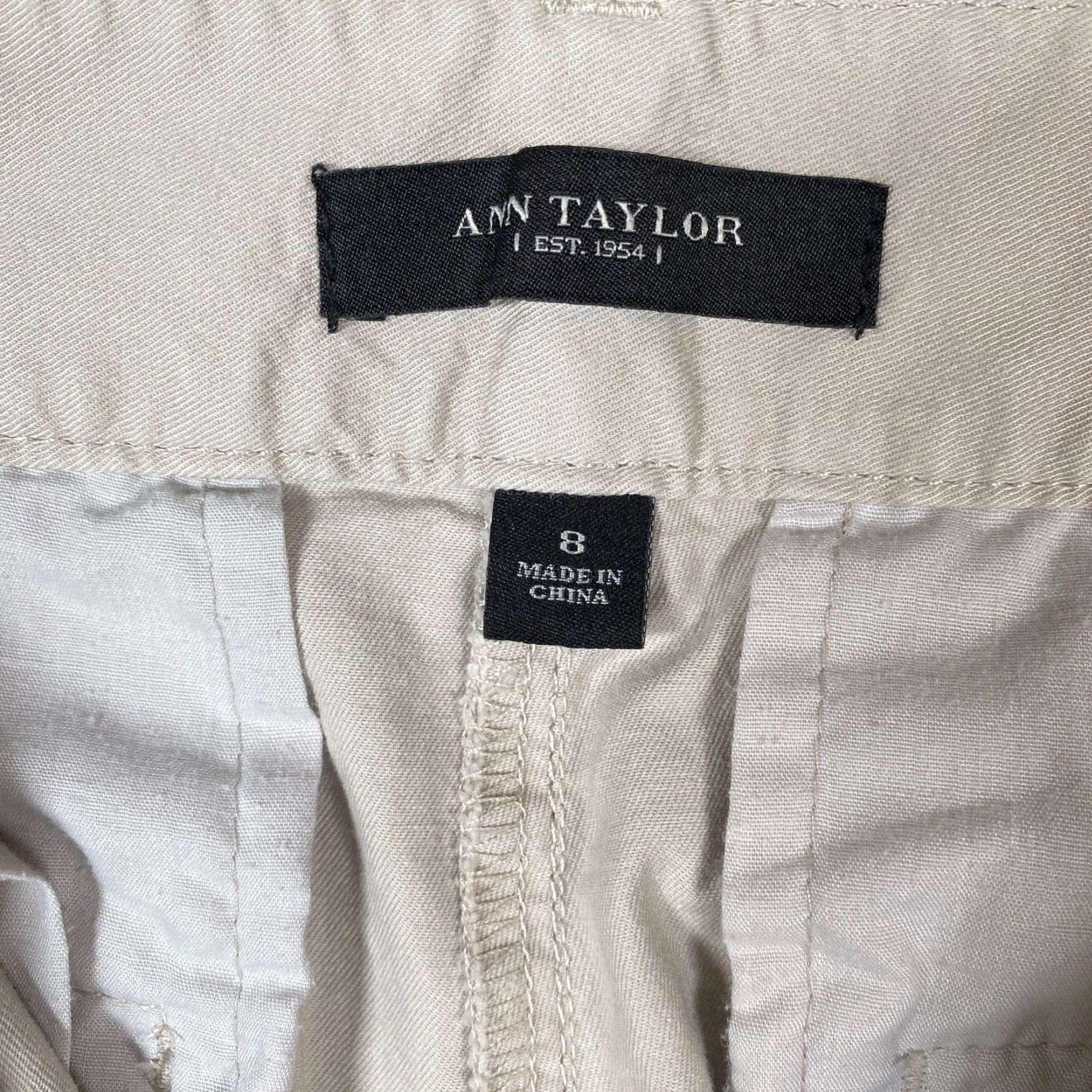 Ann Taylor Ann Taylor Pants Khakis Tan Cropped Capris Workwear Stretch 8 Women’s Regular 32 Inseam 24 Inseam Straight Twill Spandex Cotton Size 24" / US 00 / IT 34 - 4 Thumbnail