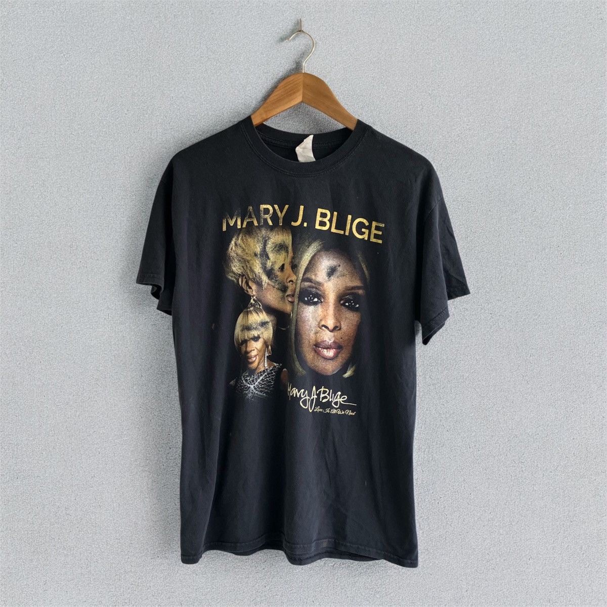 Gildan Mary J. Blige Love is all we need Tour w Nas Rap Tee 2019 Size US L / EU 52-54 / 3 - 4 Thumbnail