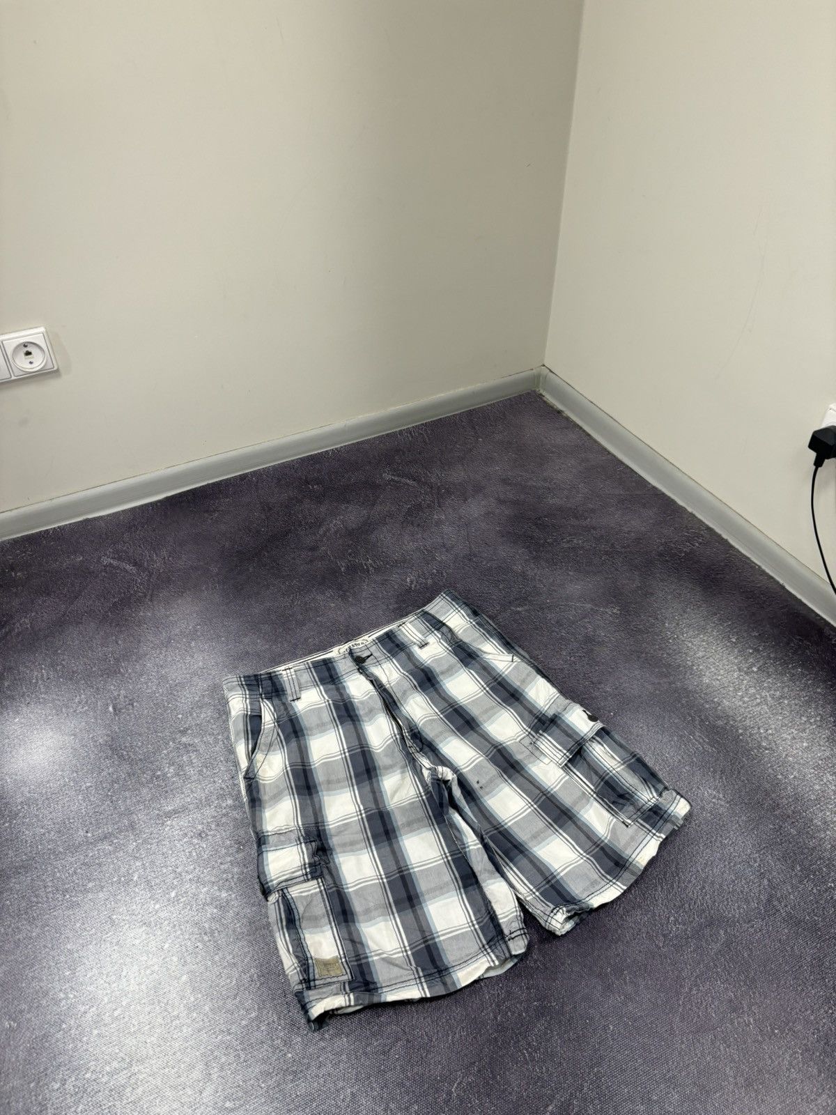 Levi's Vintage Levi’s Signature USA Check Dad Hype Cargo Shorts Size US 34 / EU 50 - 3 Thumbnail