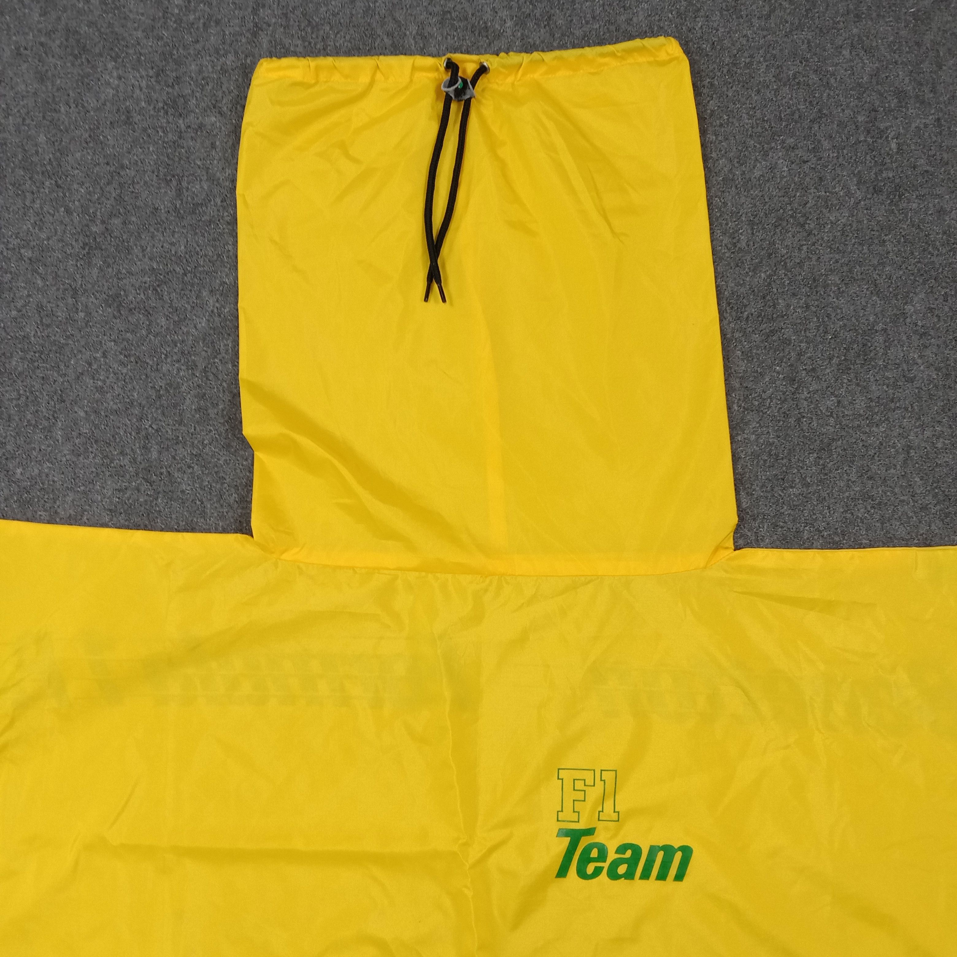 Benetton Formula 1 Racing Team Benetton Raincoat Free Size C269N15 Size US L / EU 52-54 / 3 - 5 Thumbnail