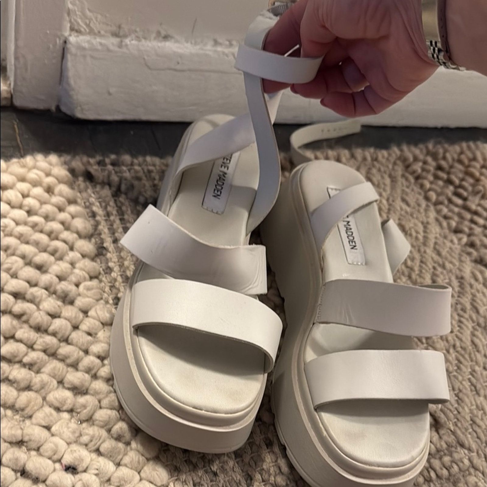 Steve Madden NWT Steve Madden Women's White Platform Sandals Size 9 Size US 9 / IT 39 - 2 Thumbnail