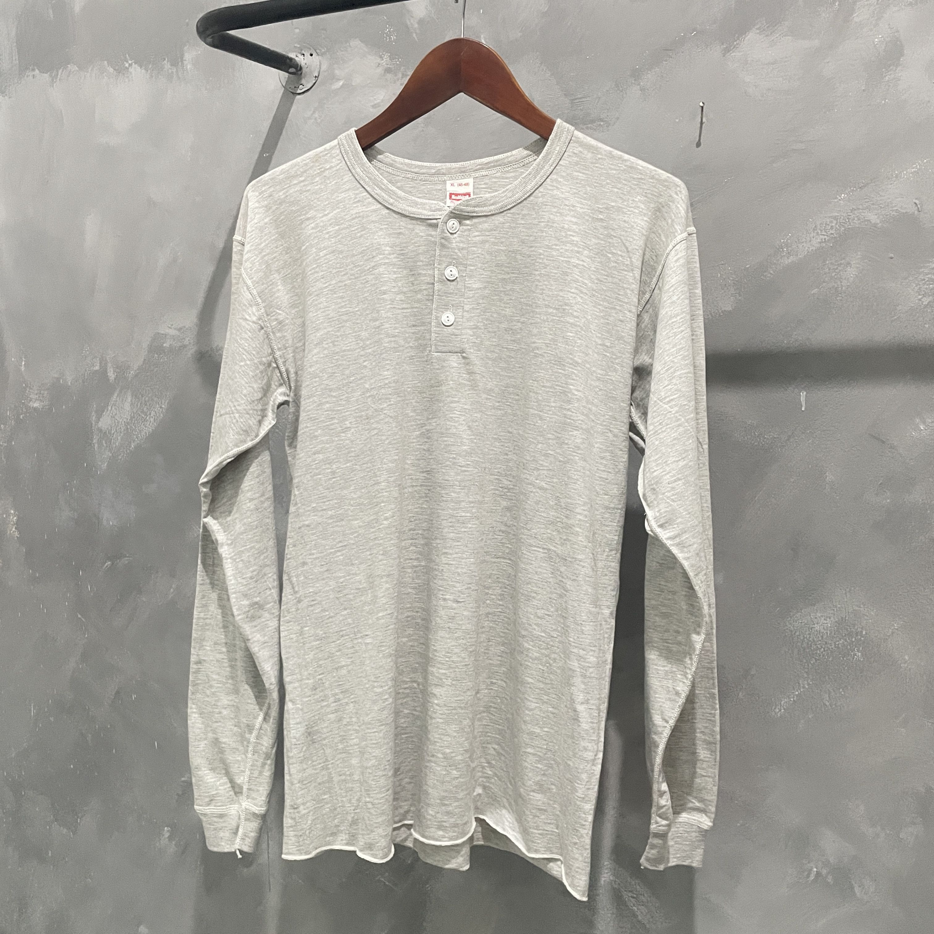 Vintage Vintage 70s Ash Grey Henley T Shirt Size US XL / EU 56 / 4 - 1 Thumbnail