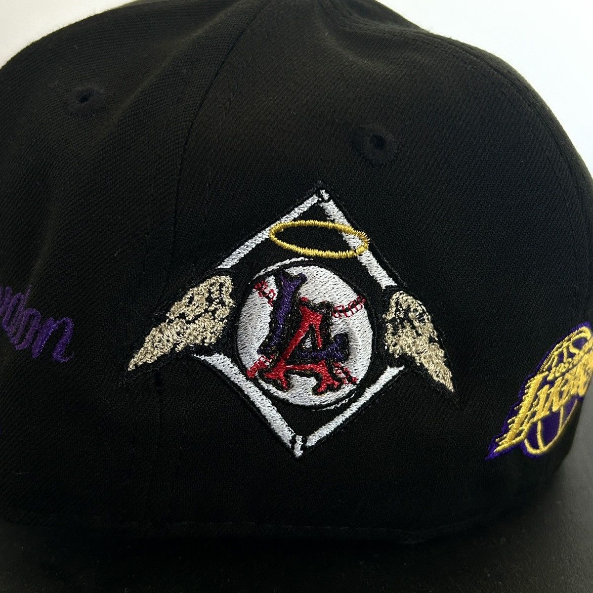 New Era *7 1/8* 1-of-1 NEW ERA LA Lakers Exclusive Custom Fitted Size ONE SIZE - 7 Thumbnail