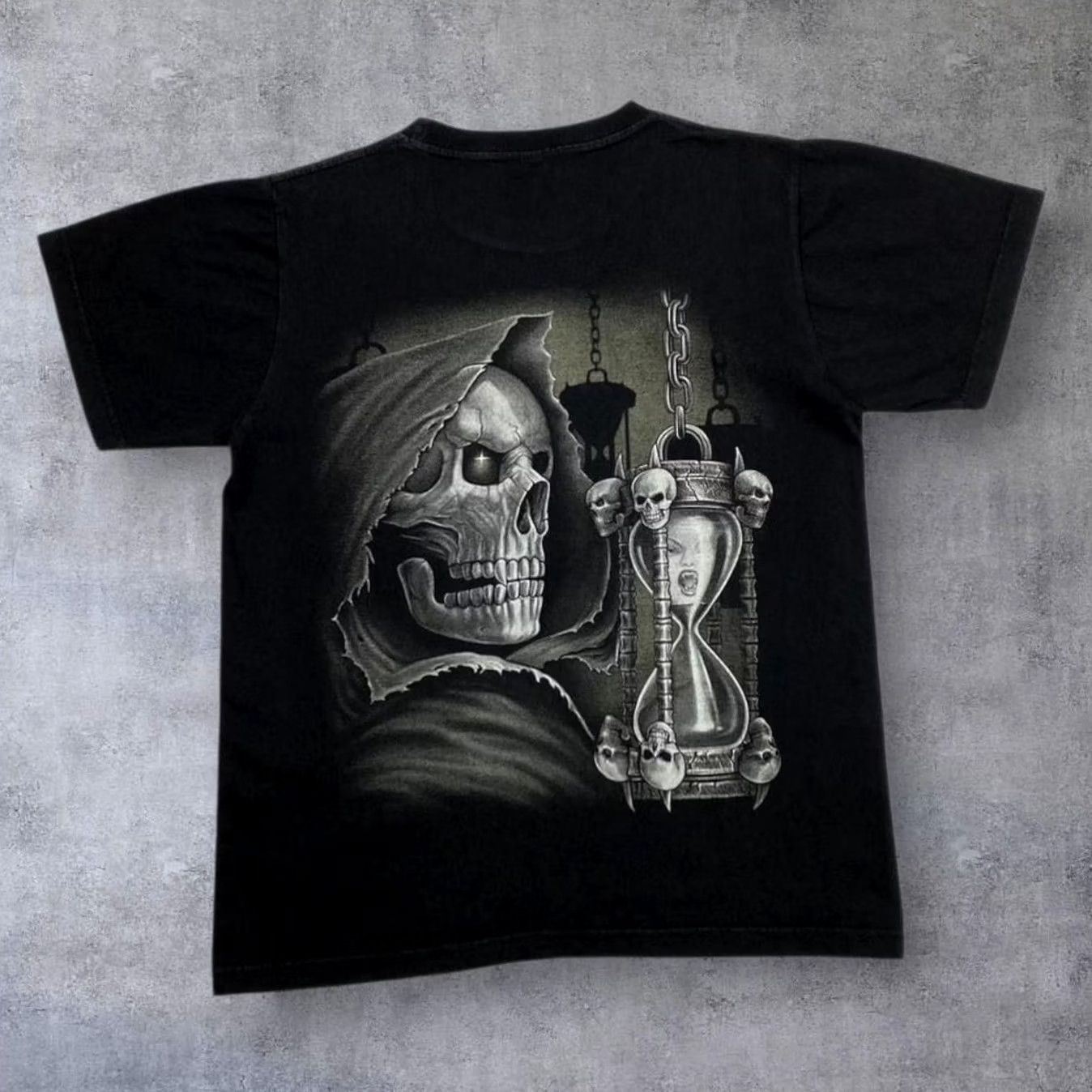 Vintage Vintage Hero Buff Gothic Fantasy Grim Reaper Hourglass Skull Graphic T-Shirt Medium Size US M / EU 48-50 / 2 - 2 Thumbnail