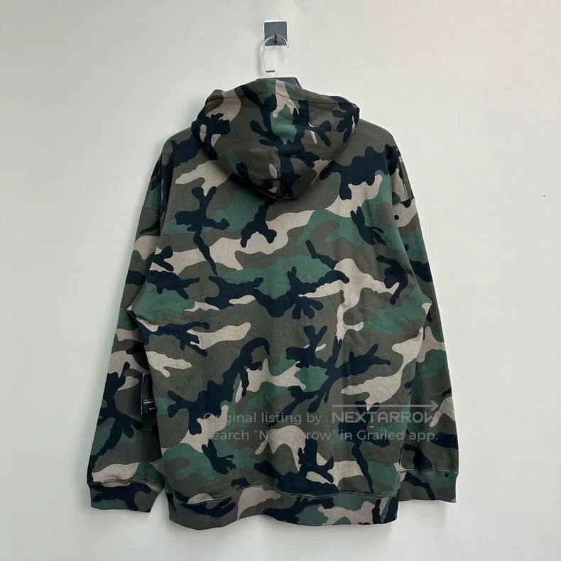 Valentino Valentino Camouflage letter hoodies Size US XL / EU 56 / 4 - 2 Thumbnail