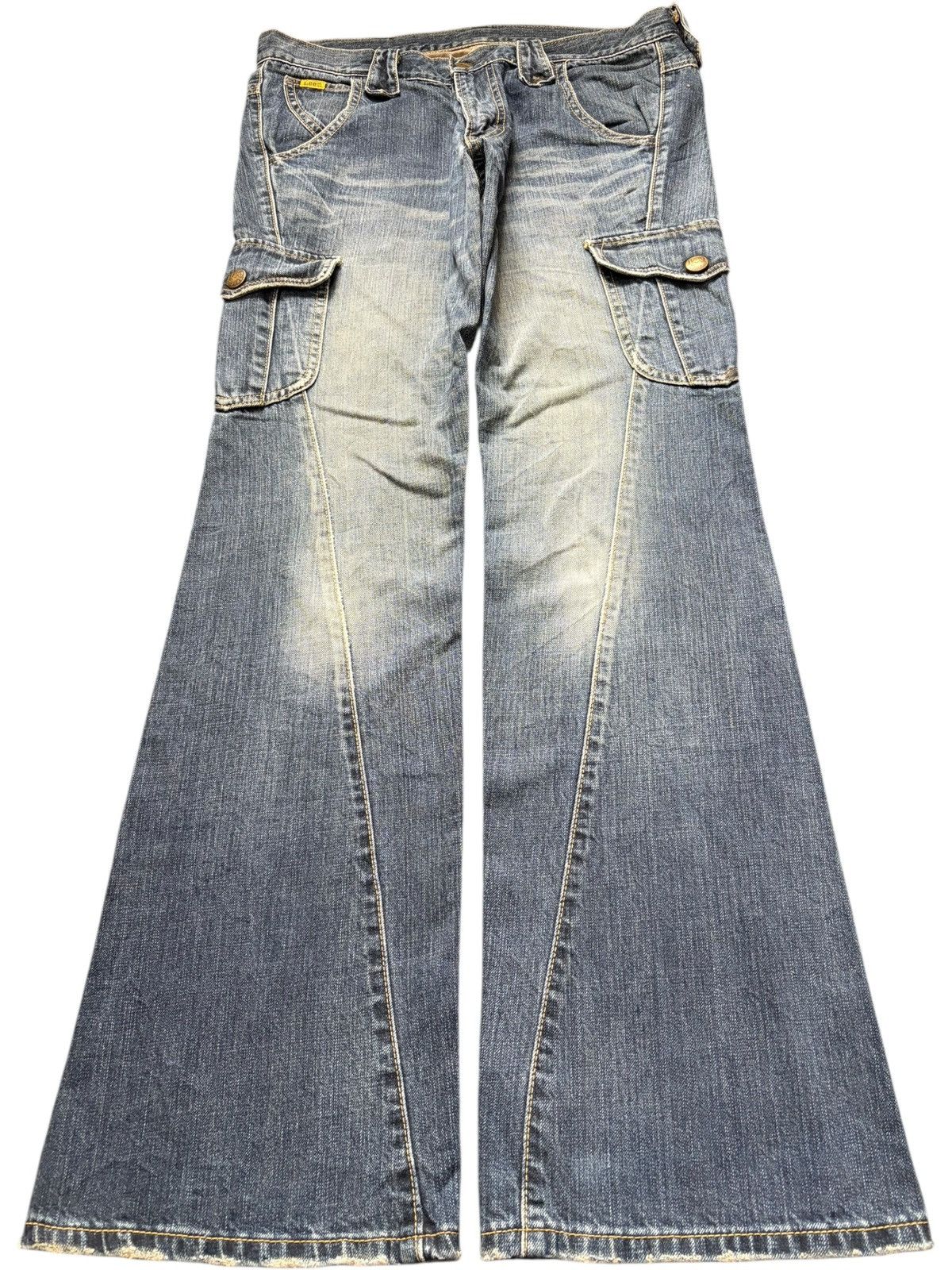 Lee Vintage Lee Riders Distressed Cargo Flare Jeans Size 32" / US 10 / IT 46 - 1 Thumbnail