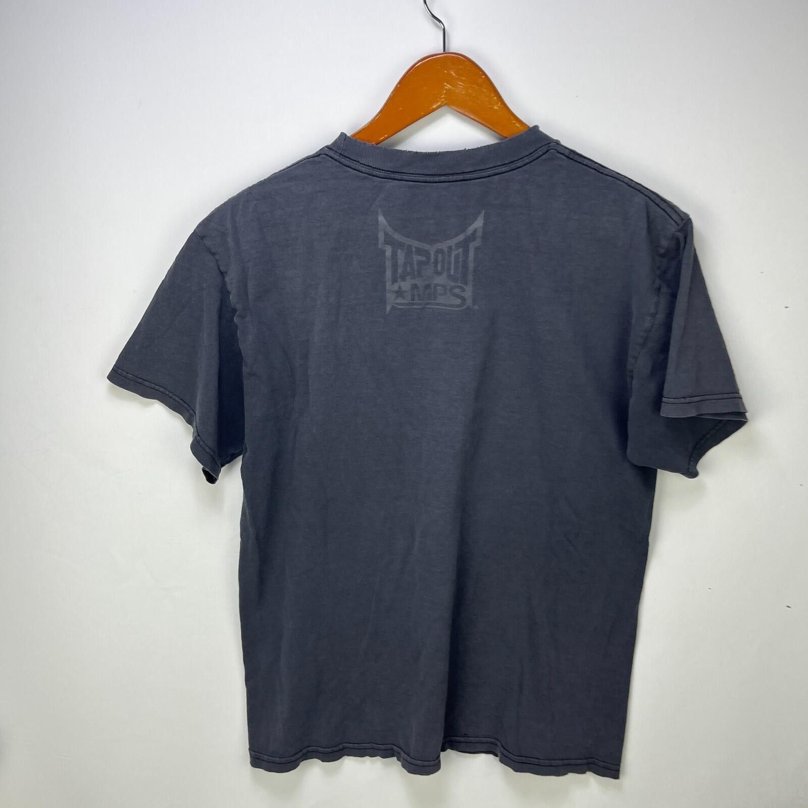 Vintage Vintage Y2K Tapout MMA Skulls Graphic Faded T Shirt Medium Size US XL / EU 56 / 4 - 9 Thumbnail