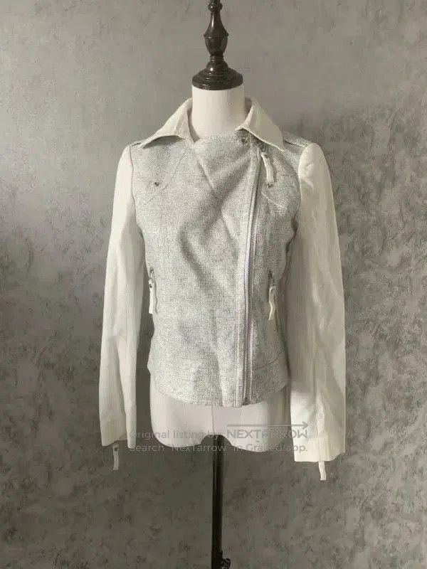 Burberry Burberry Women's White Cotton-Blend Jacket. Size M / US 6-8 / IT 42-44 - 3 Thumbnail