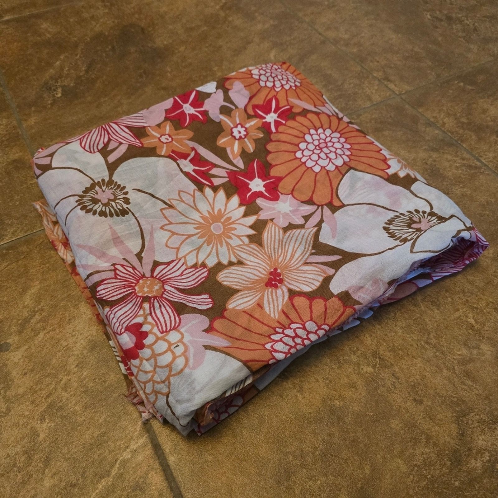 Other Multicolored Floral XL Tablecloth Size ONE SIZE - 3 Thumbnail