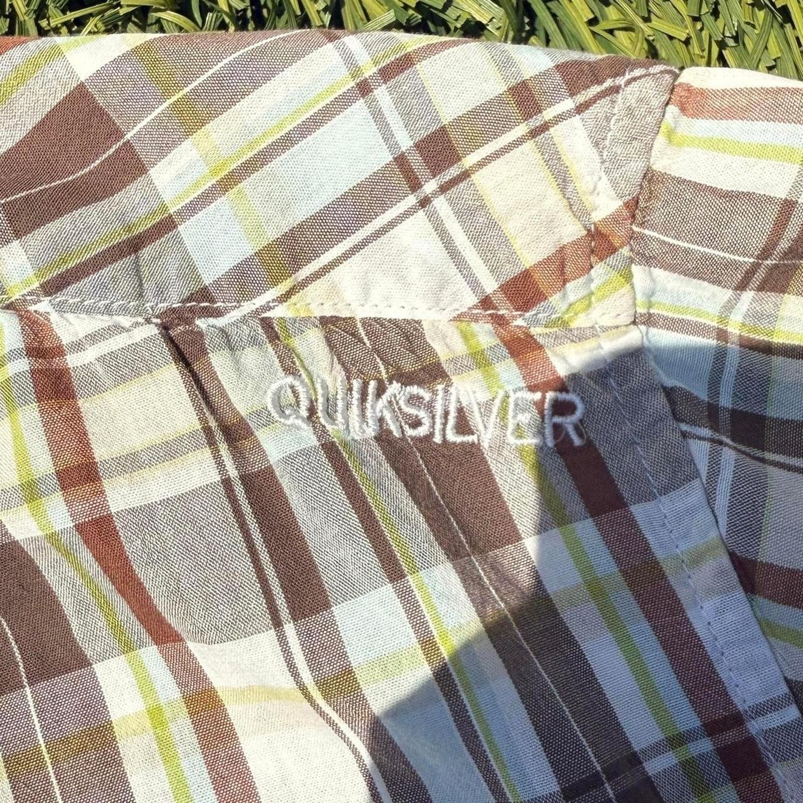 Quiksilver Quicksilver Vintage 00s Button Up Shirt Brown Tan Size L Size US L / EU 52-54 / 3 - 5 Thumbnail